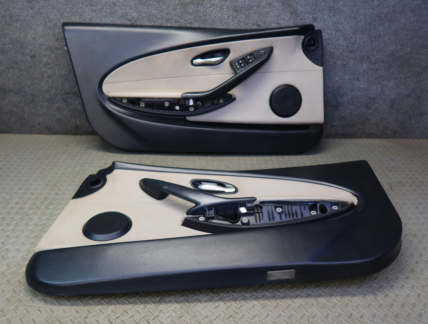 2006-2007 BMW E63 E64 M6 Left & Right Door Interior Trim Cover Panel Set of 2