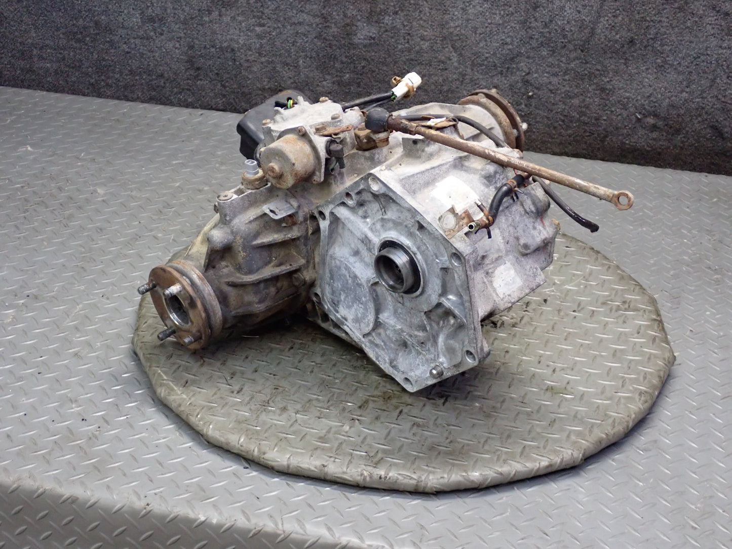 1996-1997 Lexus FZJ80L LX450 4.5L 4WD A/T Transfer Case Box Motor Assembly