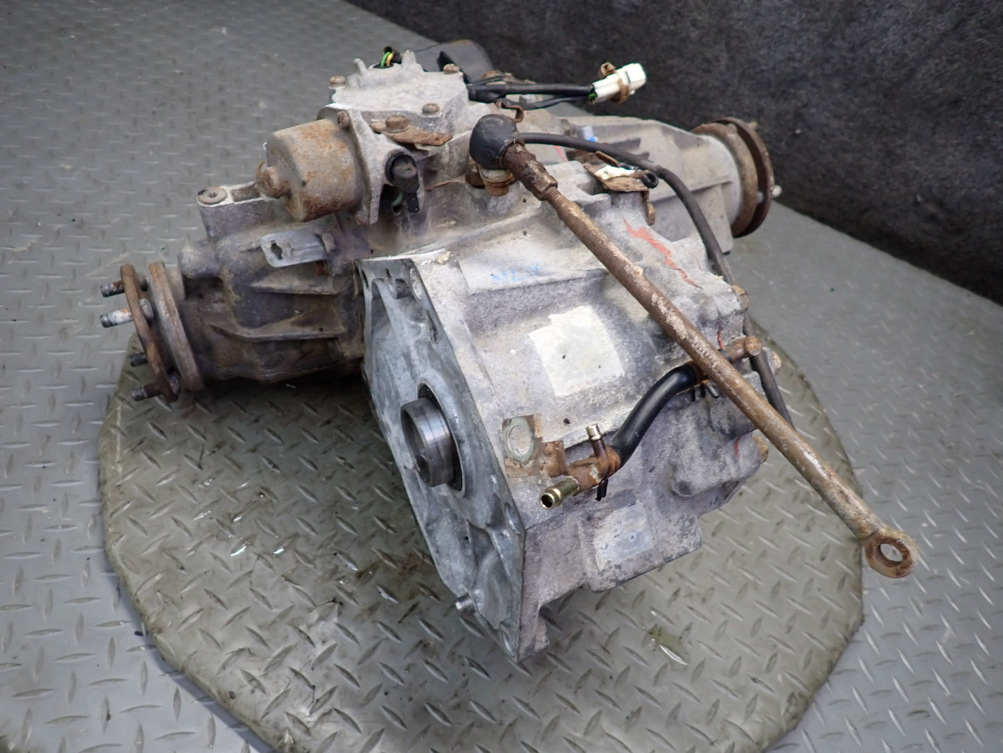 1996-1997 Lexus FZJ80L LX450 4.5L 4WD A/T Transfer Case Box Motor Assembly