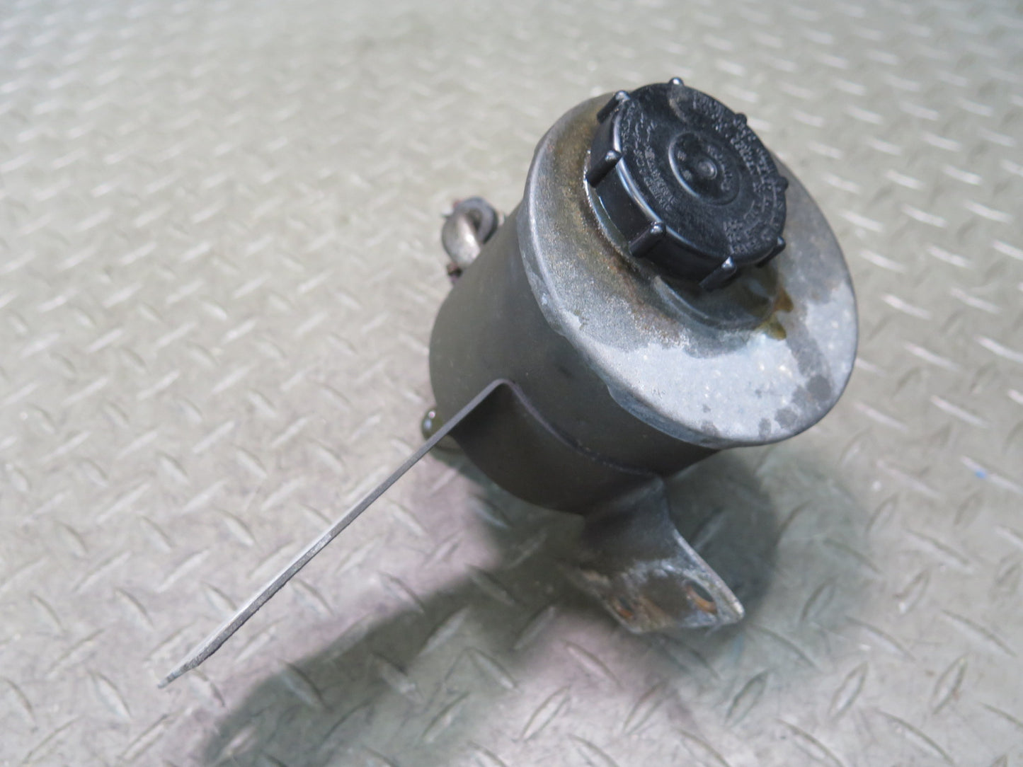 84-89 Nissan Z31 300ZX Power Steering Fluid Reservoir Bottle Tank OEM