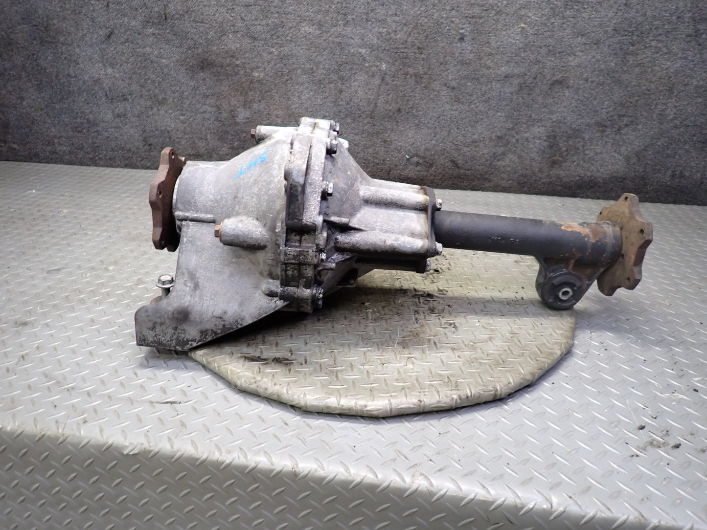 2003-2007 Hummer H2 4WD 4x4 Front Differential Carrier 4.10 Ratio