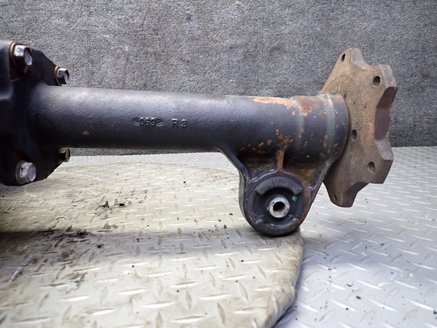 2003-2007 Hummer H2 4WD 4x4 Front Differential Carrier 4.10 Ratio