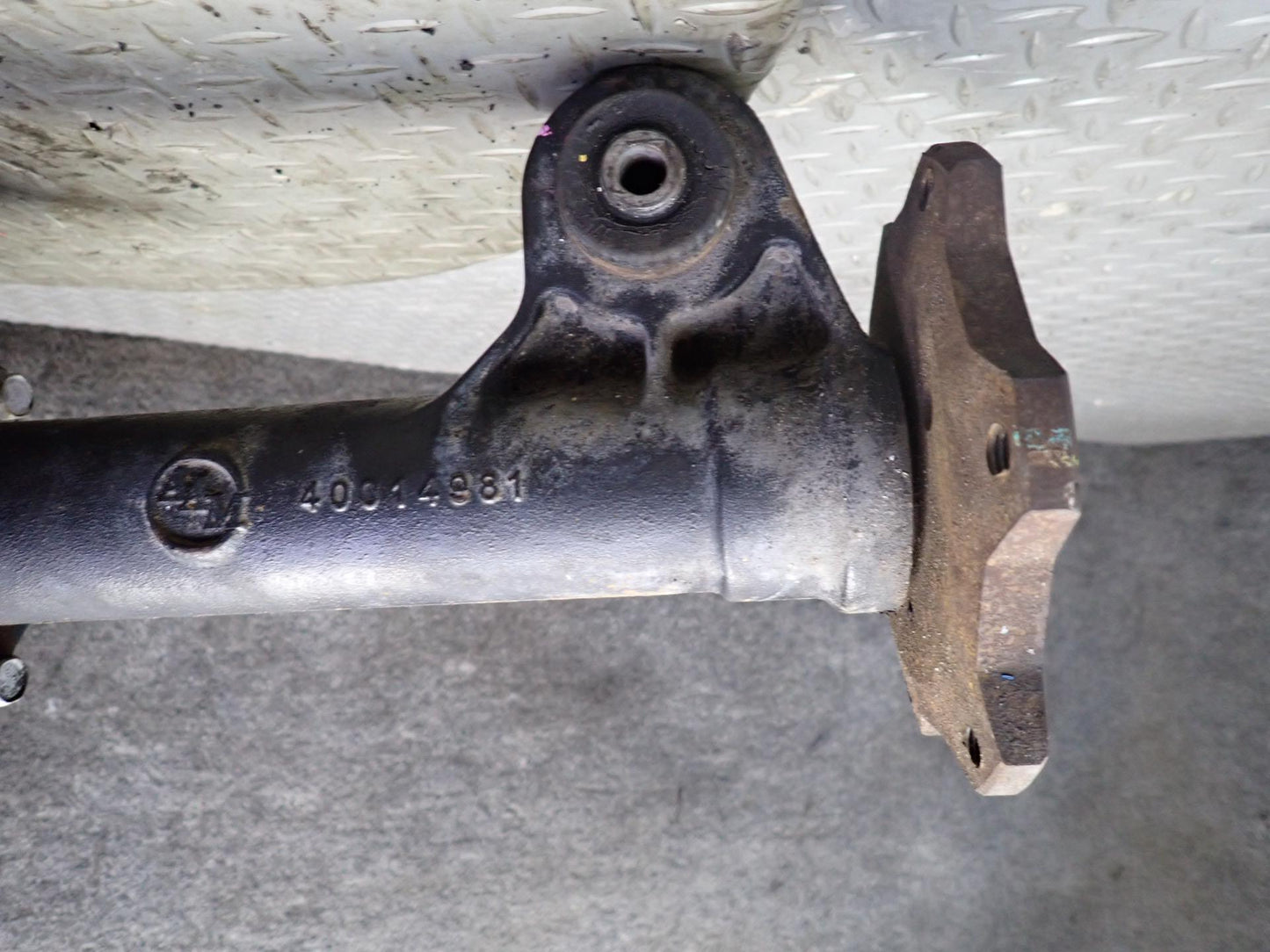 2003-2007 Hummer H2 4WD 4x4 Front Differential Carrier 4.10 Ratio