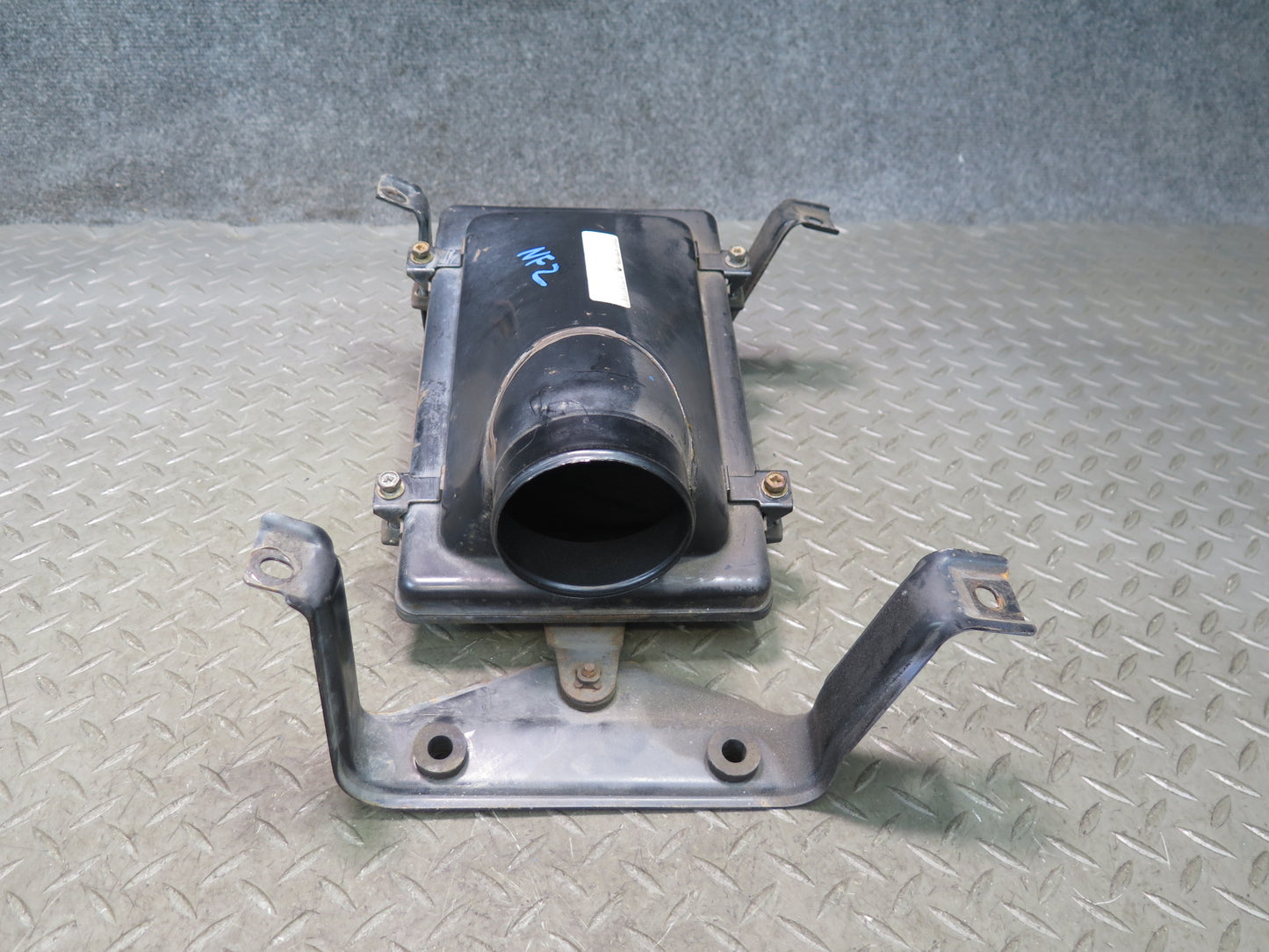84-89 Nissan Z31 300ZX NON Turbo Air Intake Cleaner Filter Box w Mount OEM