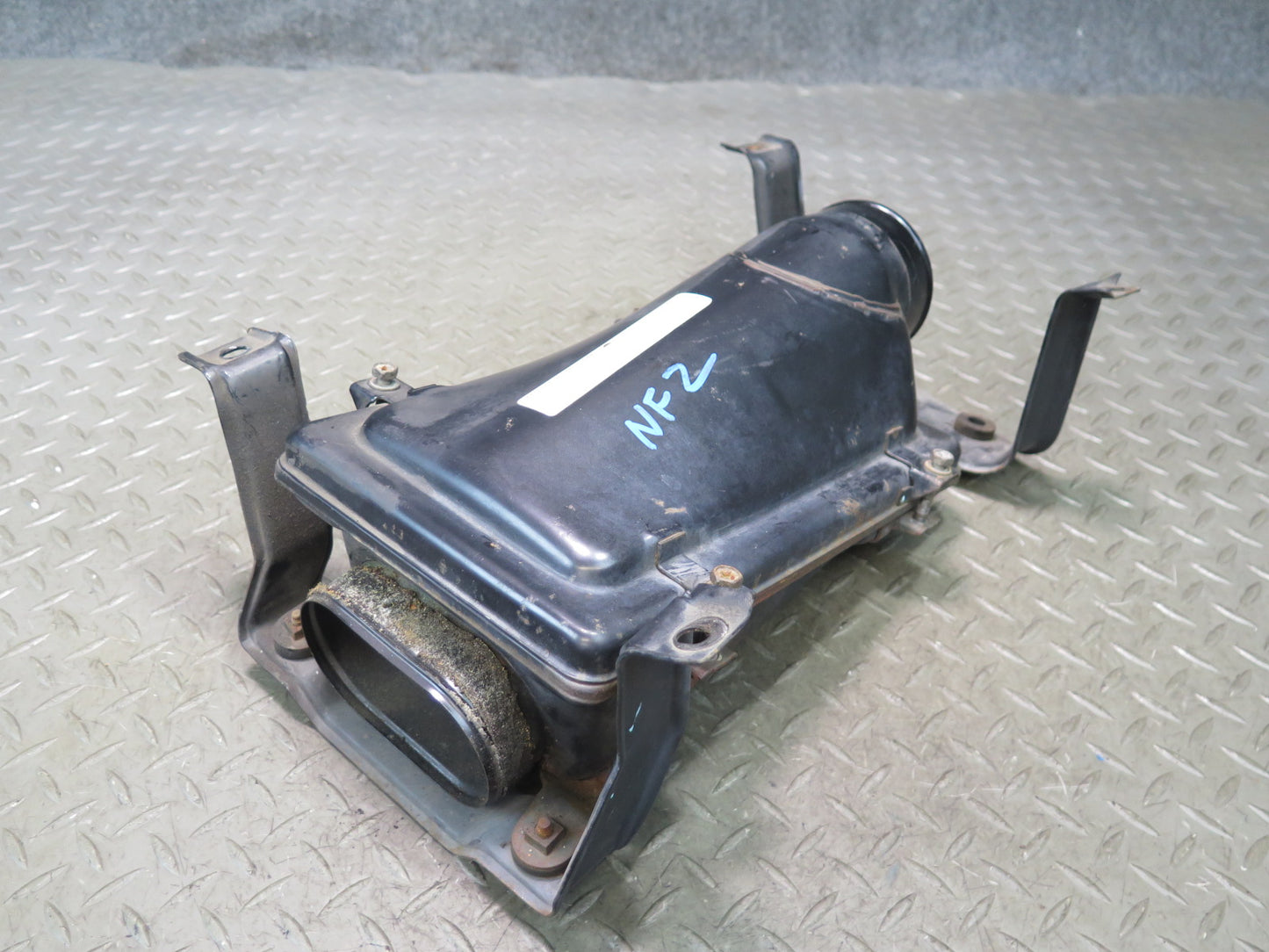 84-89 Nissan Z31 300ZX NON Turbo Air Intake Cleaner Filter Box w Mount OEM