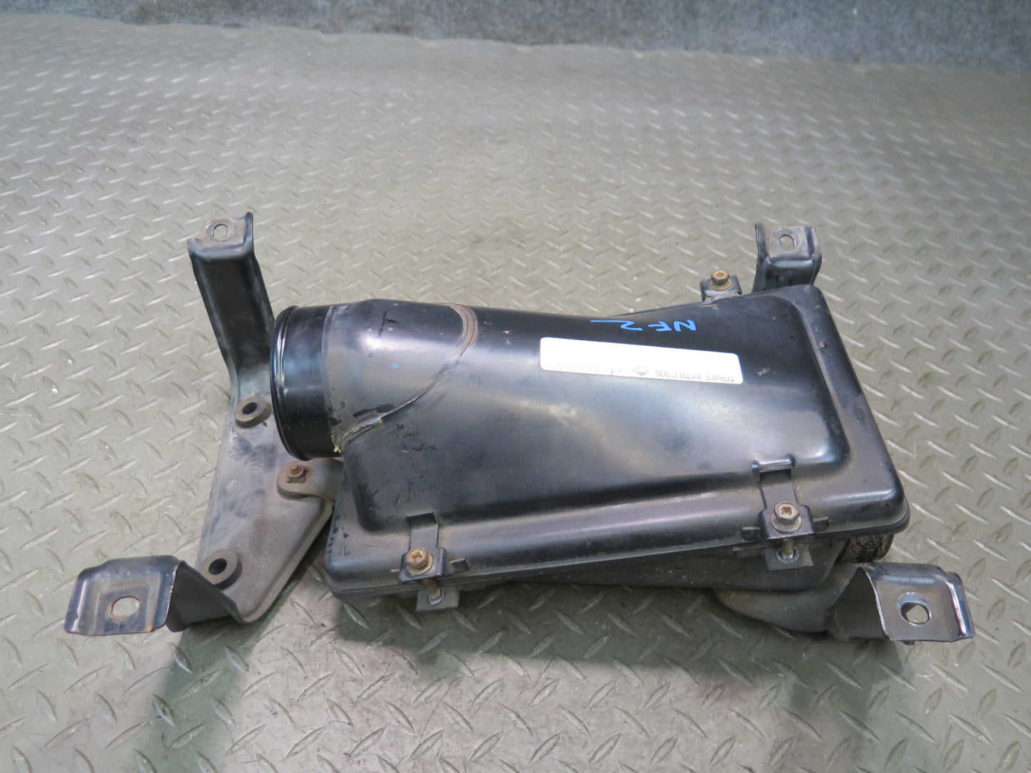84-89 Nissan Z31 300ZX NON Turbo Air Intake Cleaner Filter Box w Mount OEM