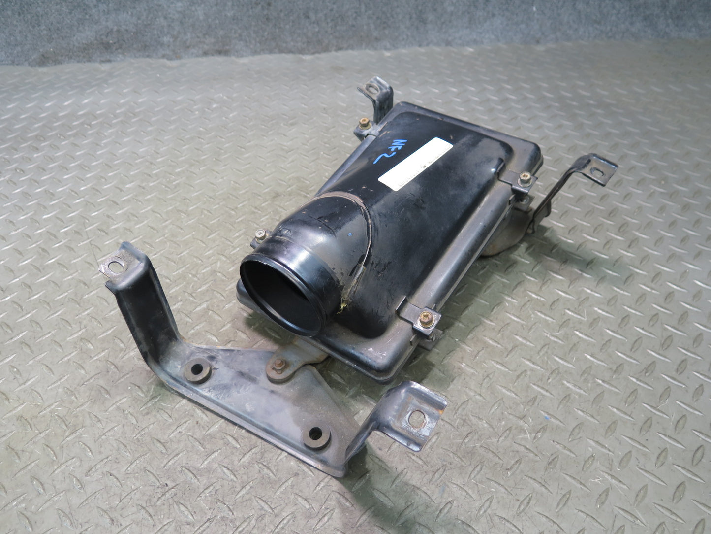 84-89 Nissan Z31 300ZX NON Turbo Air Intake Cleaner Filter Box w Mount OEM