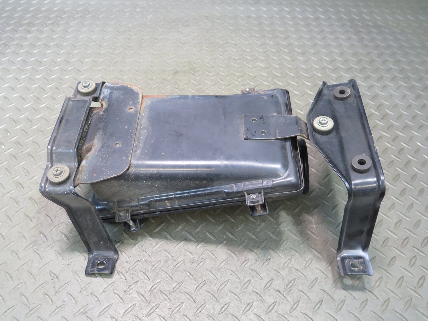 84-89 Nissan Z31 300ZX NON Turbo Air Intake Cleaner Filter Box w Mount OEM