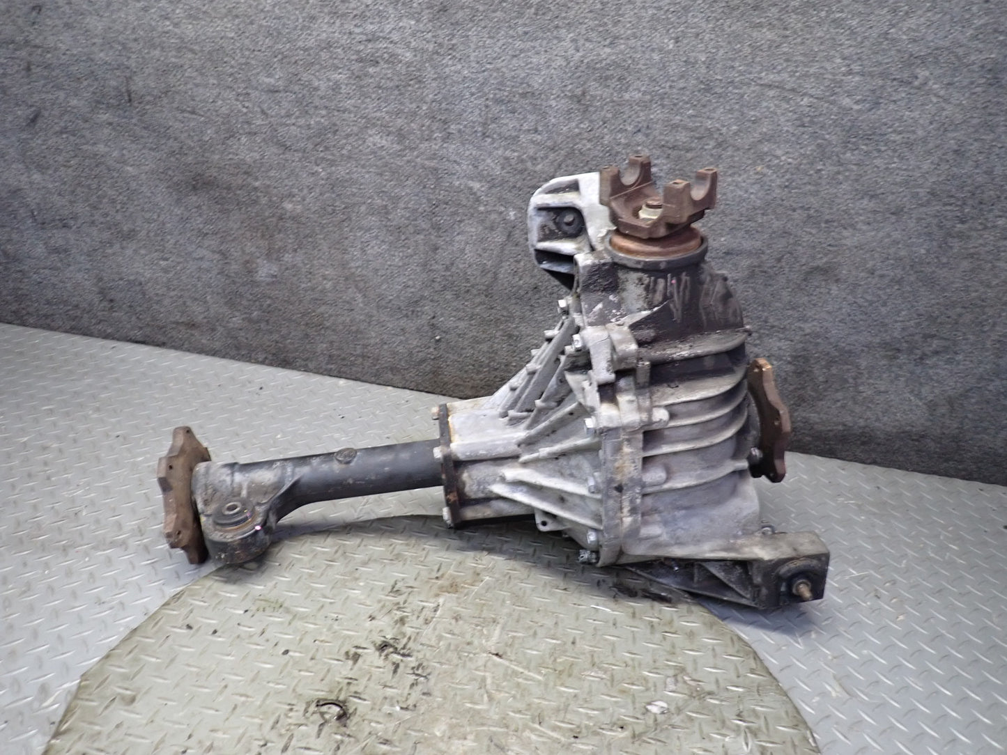 2003-2007 Hummer H2 4WD 4x4 Front Differential Carrier 4.10 Ratio
