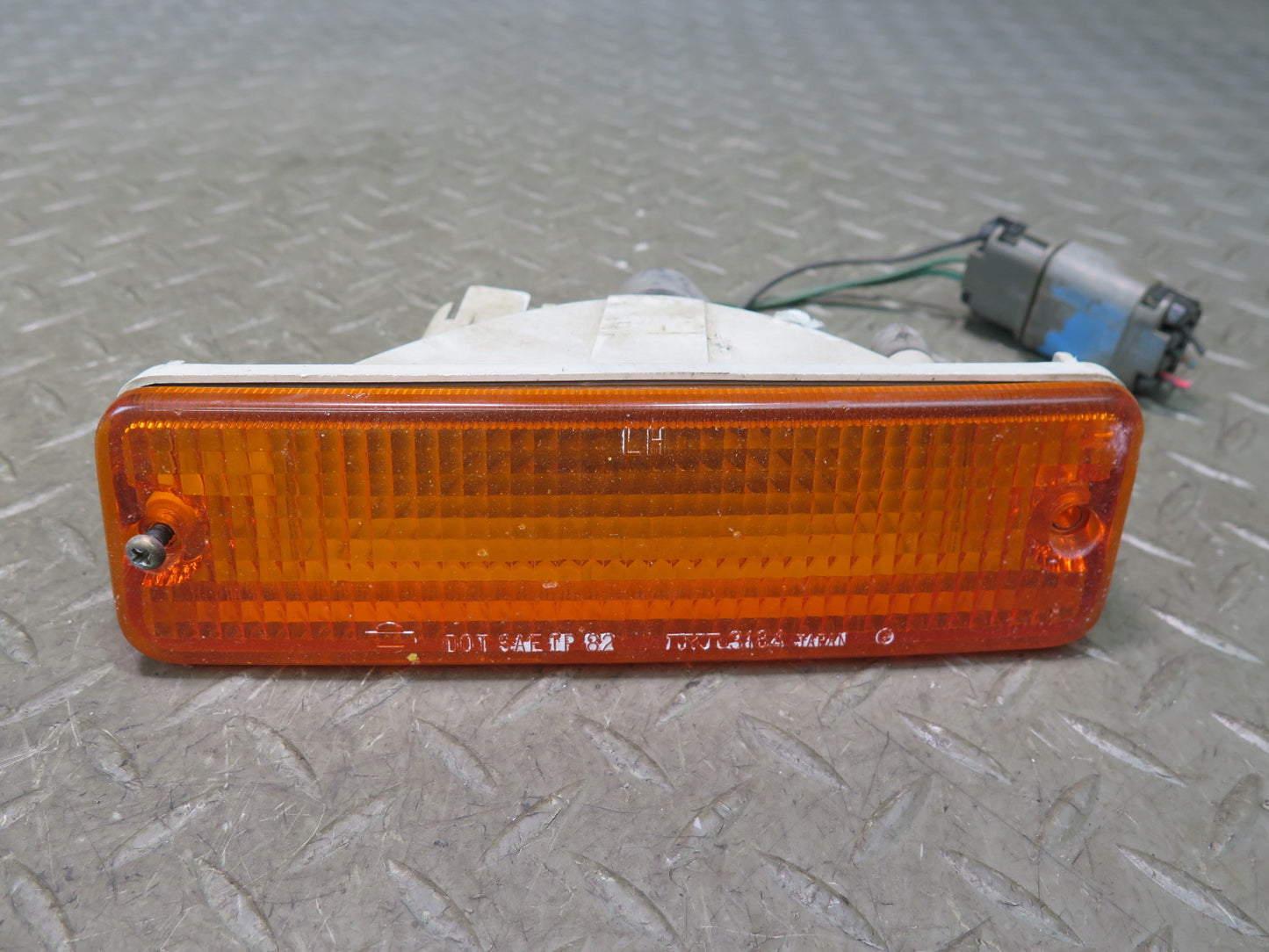 84-86 Nissan Z31 300ZX Front Left Driver Side Marker Light Turn Signal Lamp OEM