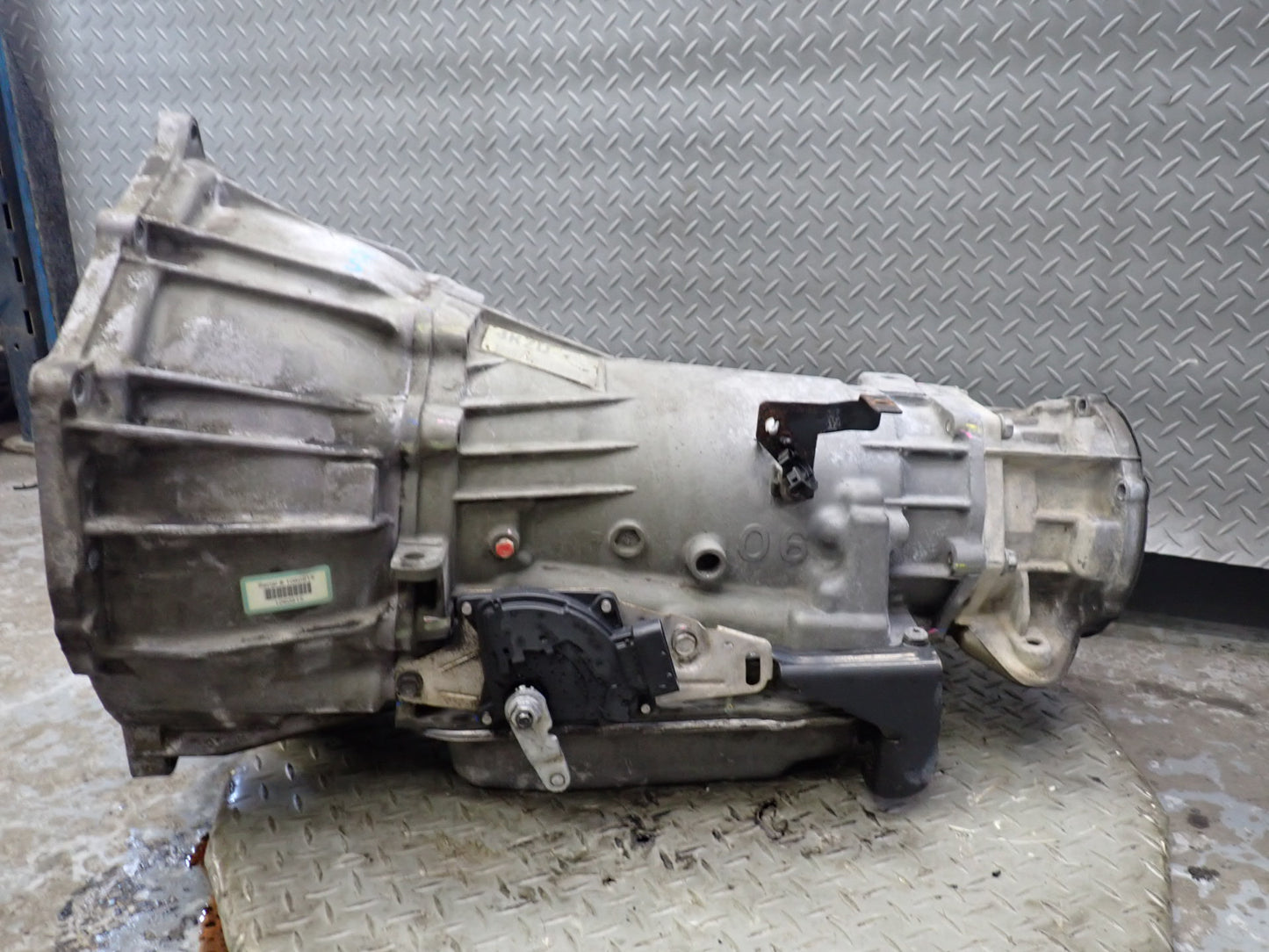 2004 Hummer H2 4WD 4L65E A/T 4-SPEED Automatic Transmission w Oil Stick