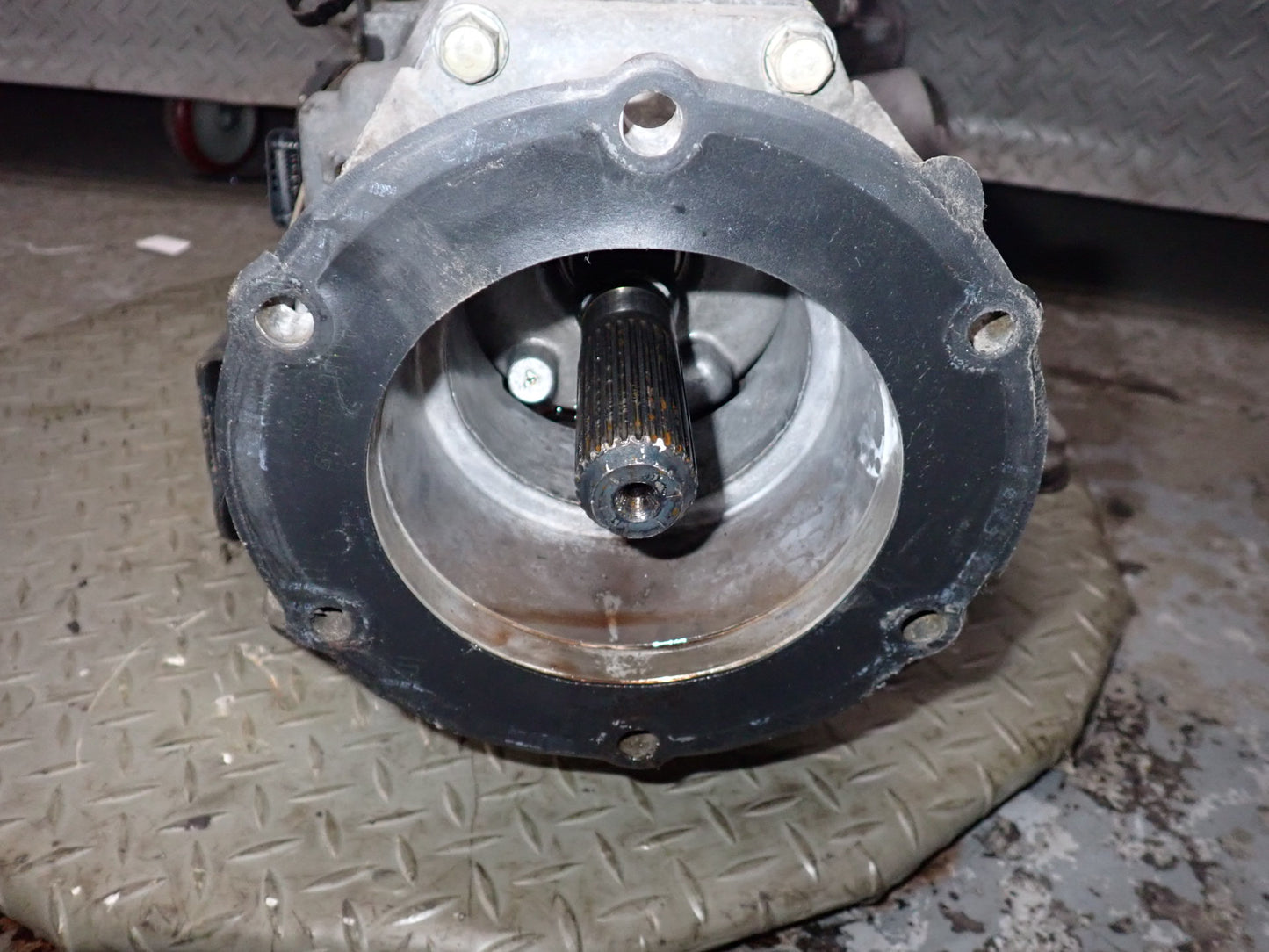 2004 Hummer H2 4WD 4L65E A/T 4-SPEED Automatic Transmission w Oil Stick