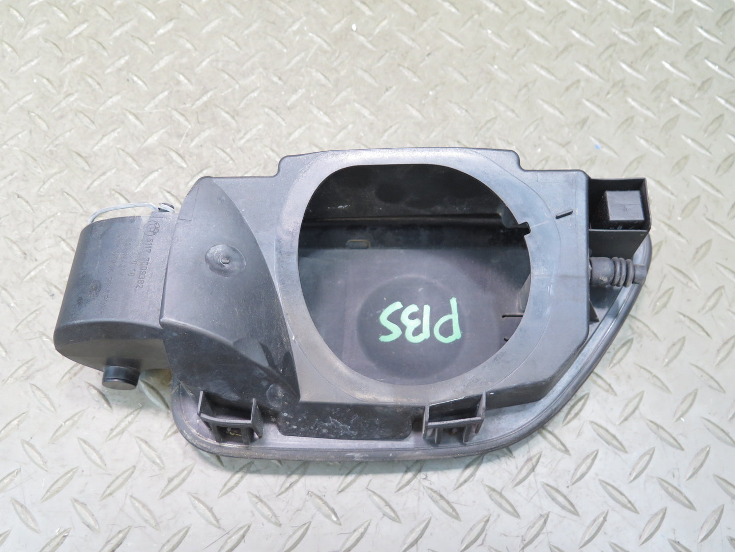 2006-2010 BMW E63 E64 M6 Fuel Tank Filler Door Lid w Hinge 7009382
