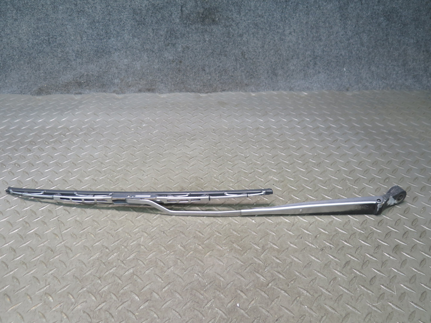84-89 Nissan Z31 300ZX Set of 2 Front Windshield Left & Right Wiper Arm OEM