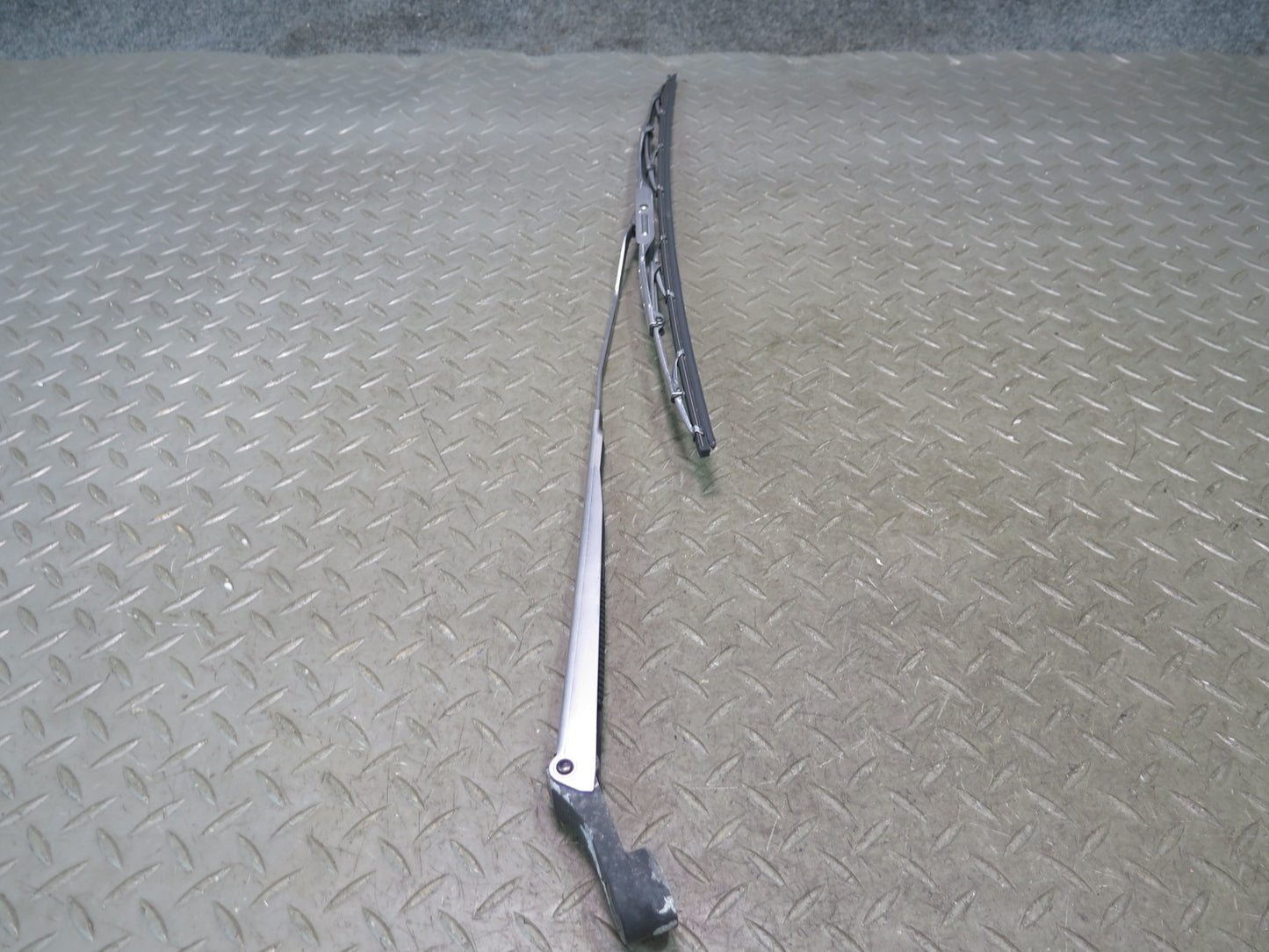 84-89 Nissan Z31 300ZX Set of 2 Front Windshield Left & Right Wiper Arm OEM