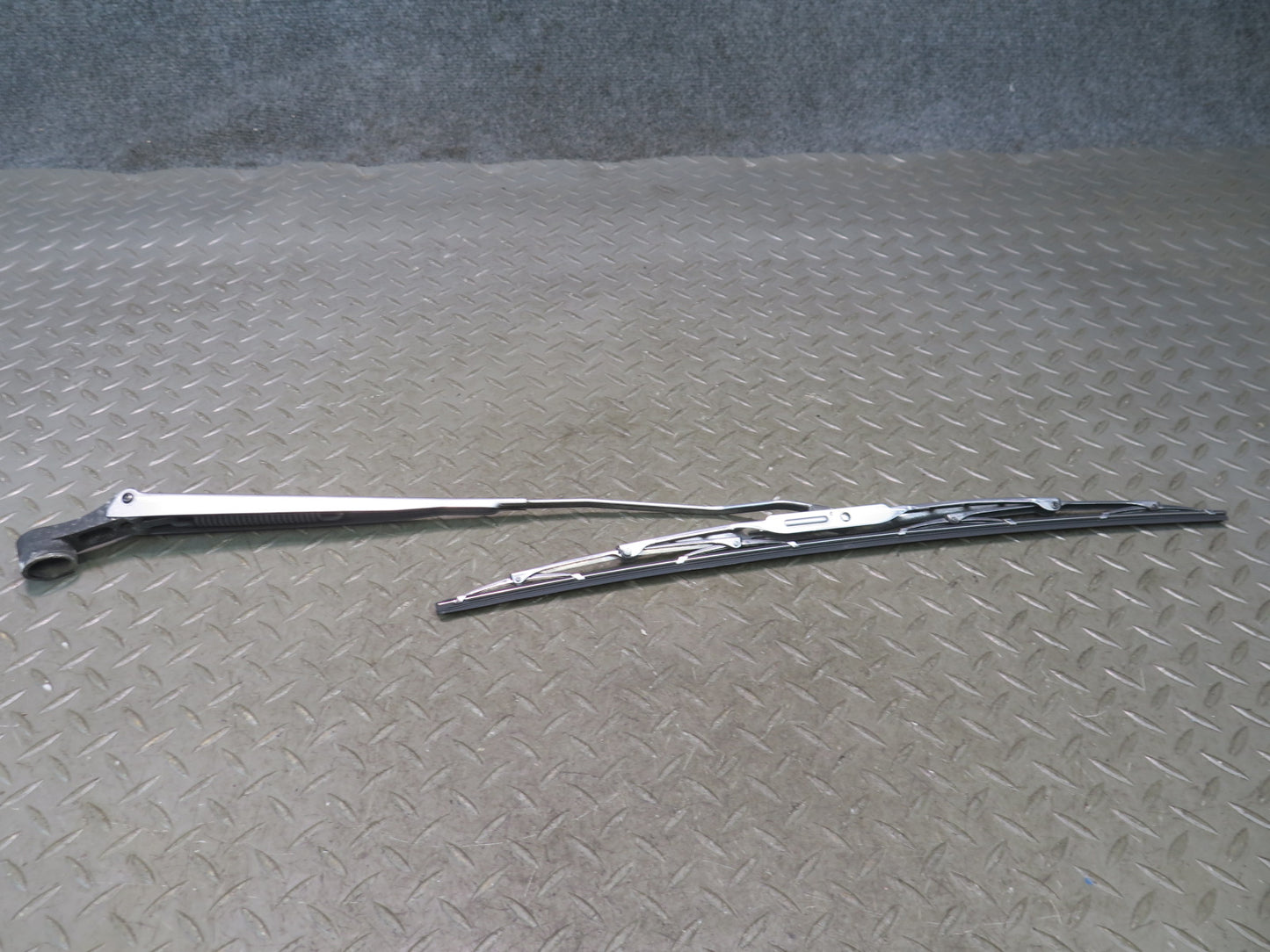 84-89 Nissan Z31 300ZX Set of 2 Front Windshield Left & Right Wiper Arm OEM