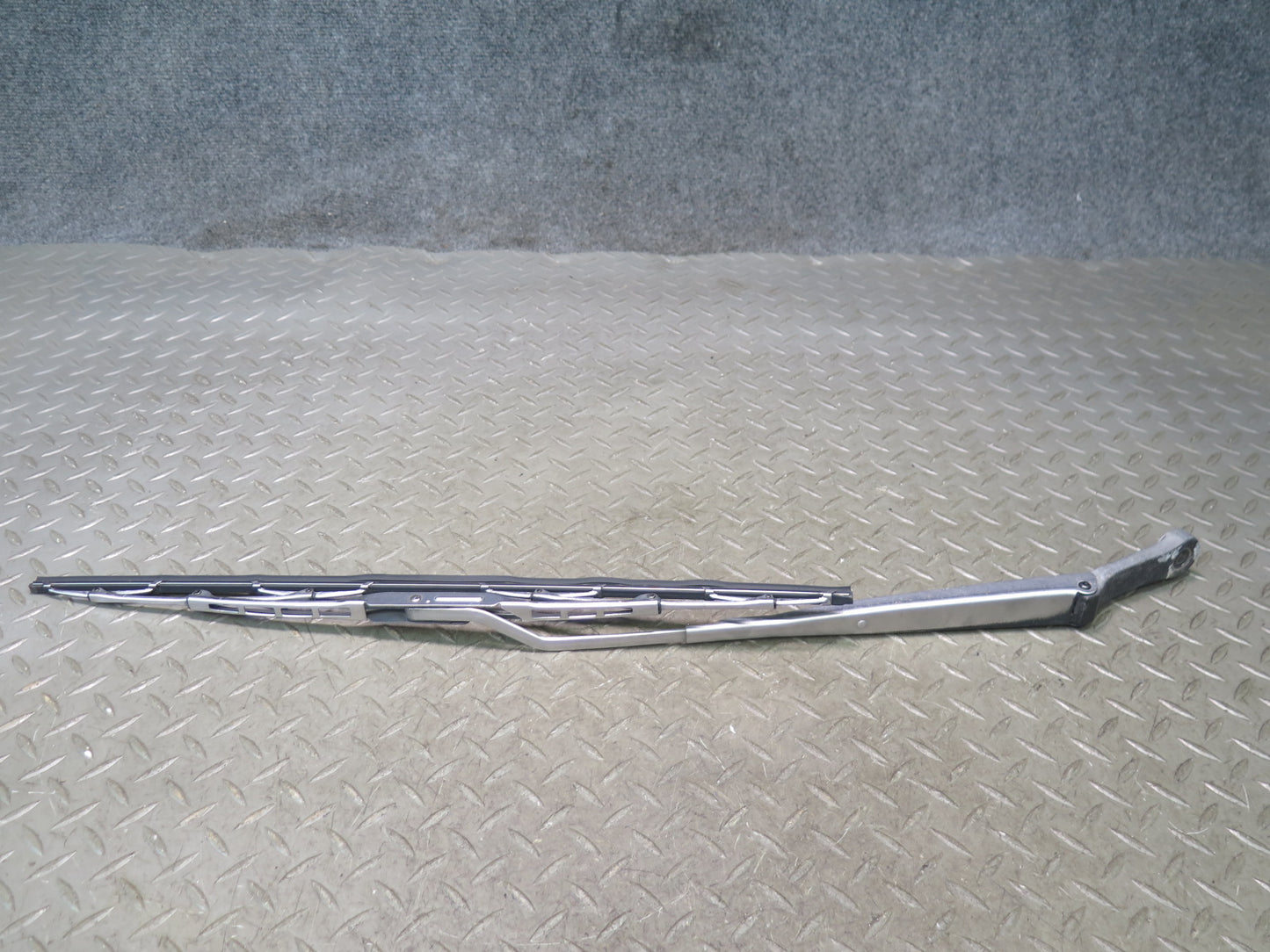 84-89 Nissan Z31 300ZX Set of 2 Front Windshield Left & Right Wiper Arm OEM