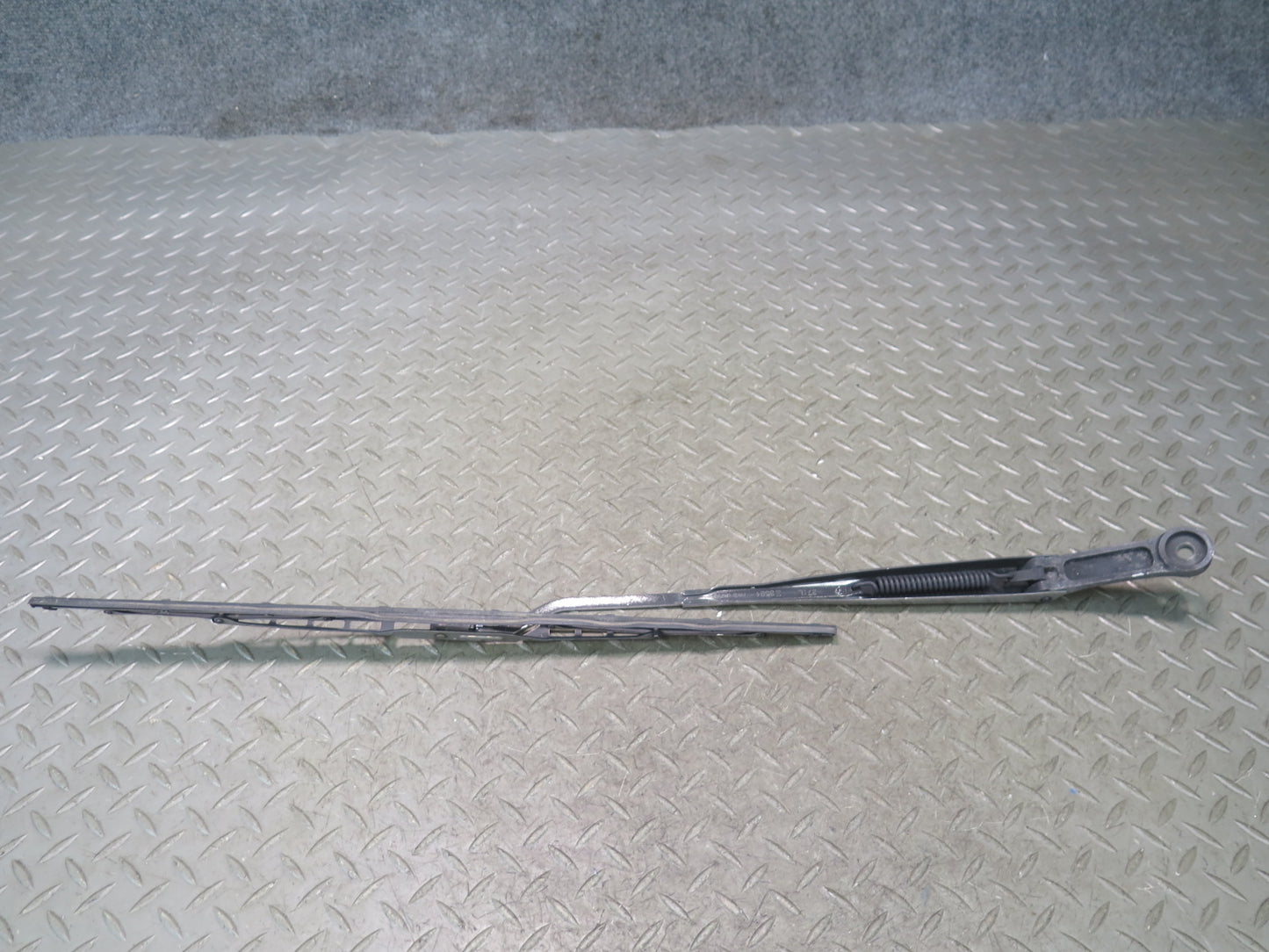 84-89 Nissan Z31 300ZX Set of 2 Front Windshield Left & Right Wiper Arm OEM