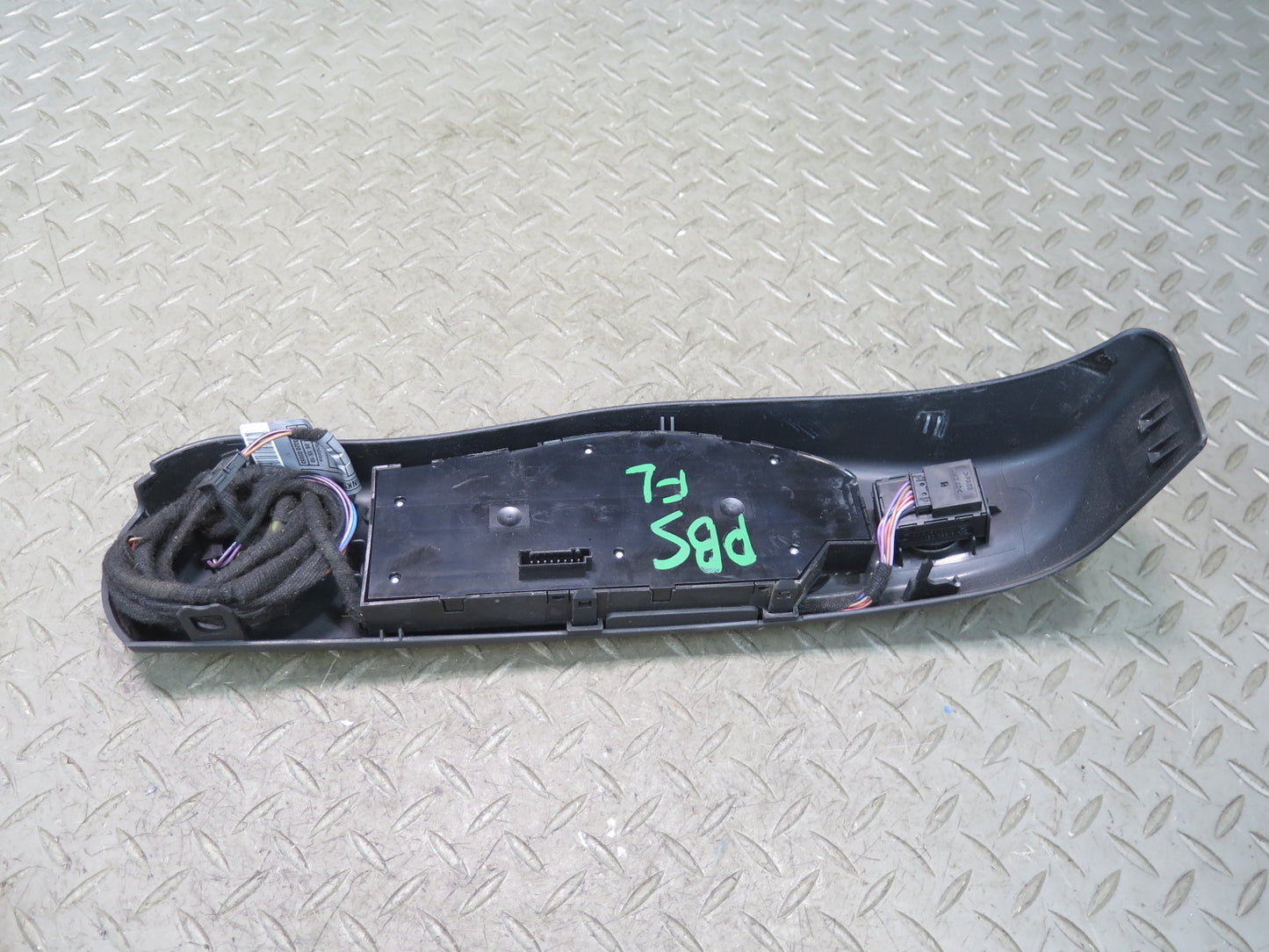 2006-2008 BMW E64 M6 Convertible Front Left Seat Adjust Switch Handle Set