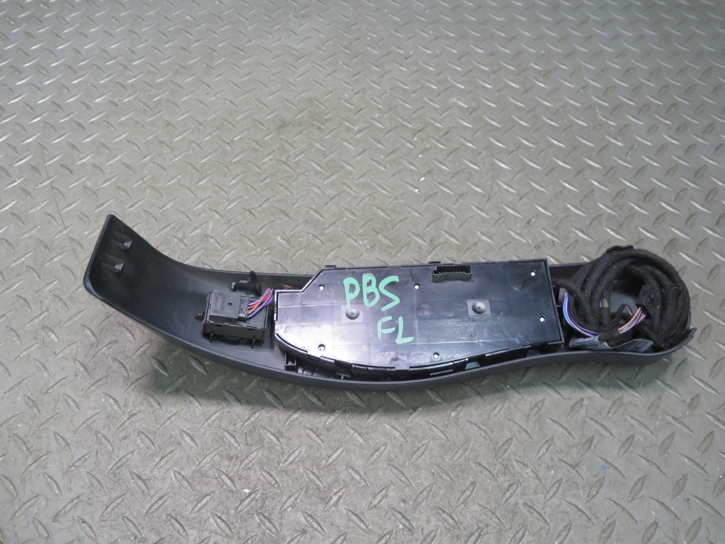 2006-2008 BMW E64 M6 Convertible Front Left Seat Adjust Switch Handle Set