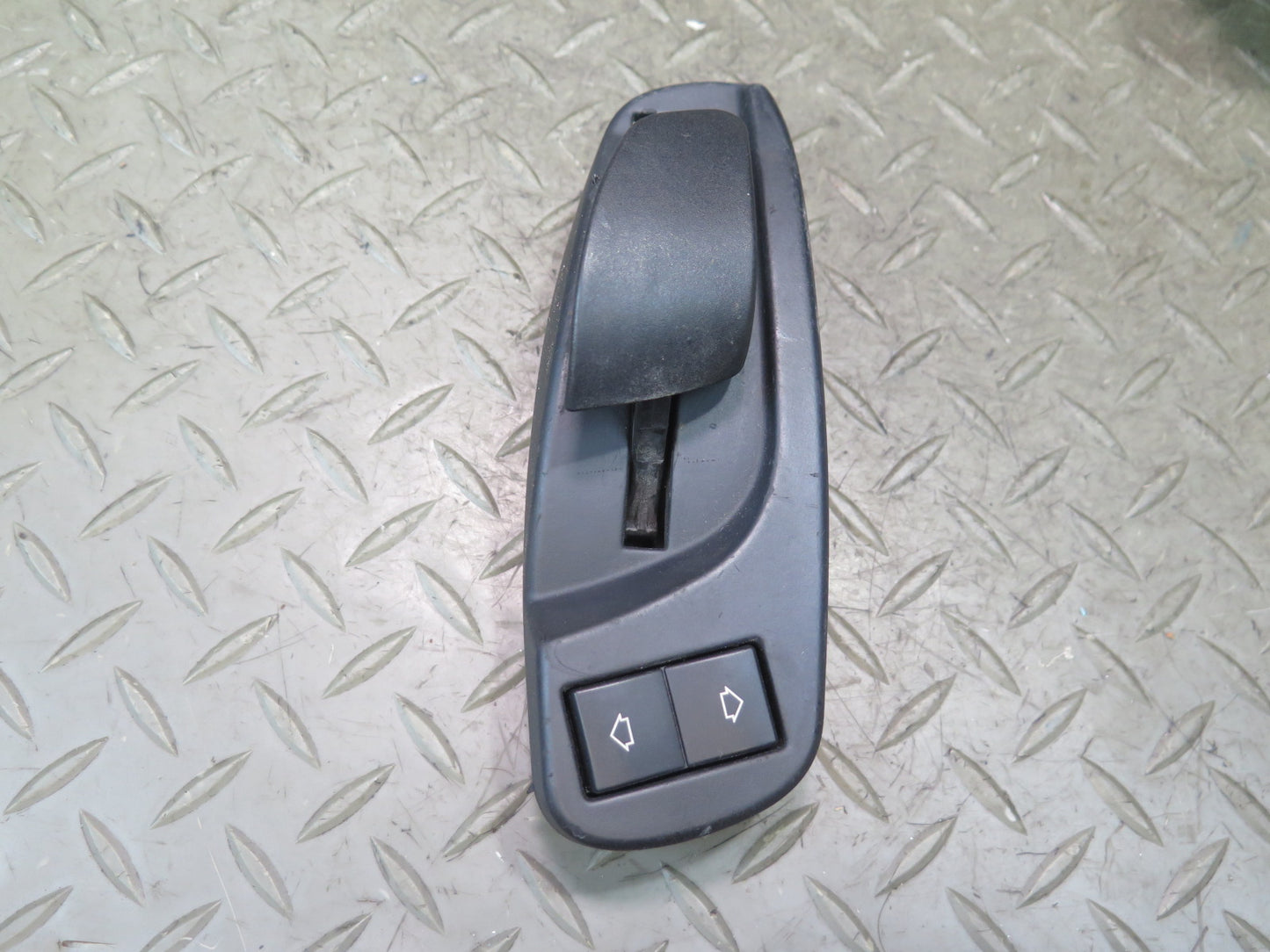 2006-2008 BMW E64 M6 Convertible Front Left Seat Adjust Switch Handle Set