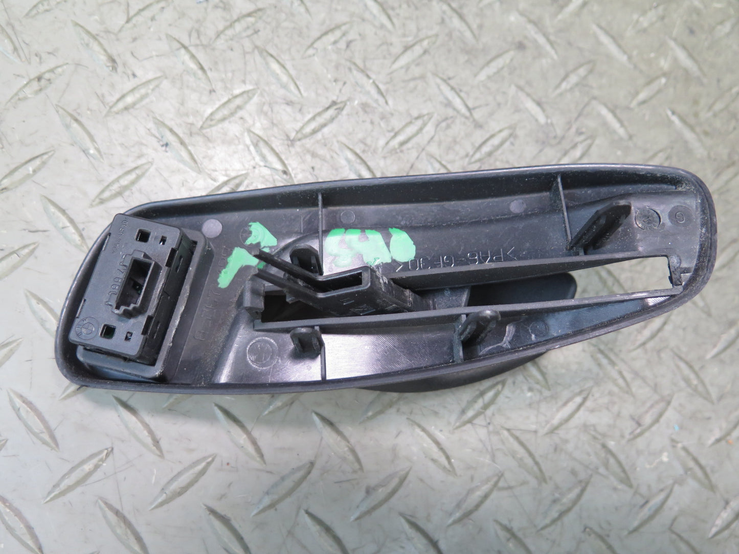 2006-2008 BMW E64 M6 Convertible Front Left Seat Adjust Switch Handle Set