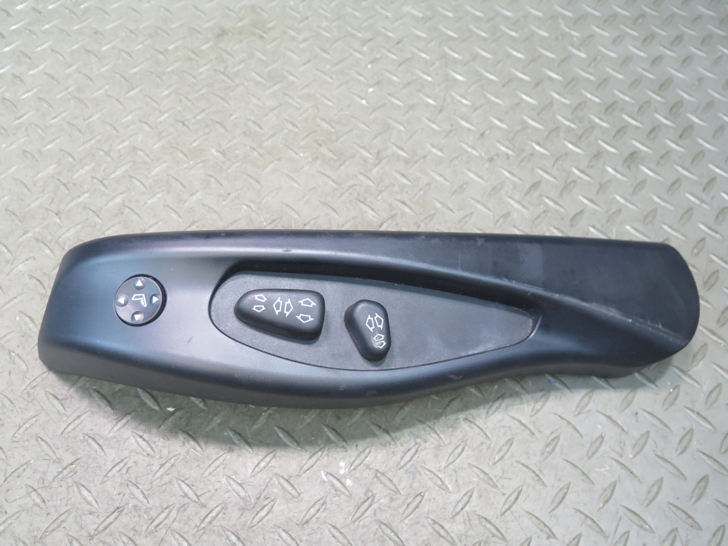 2006-2008 BMW E64 M6 Convertible Front Right Seat Adjust Backrest Switch Set