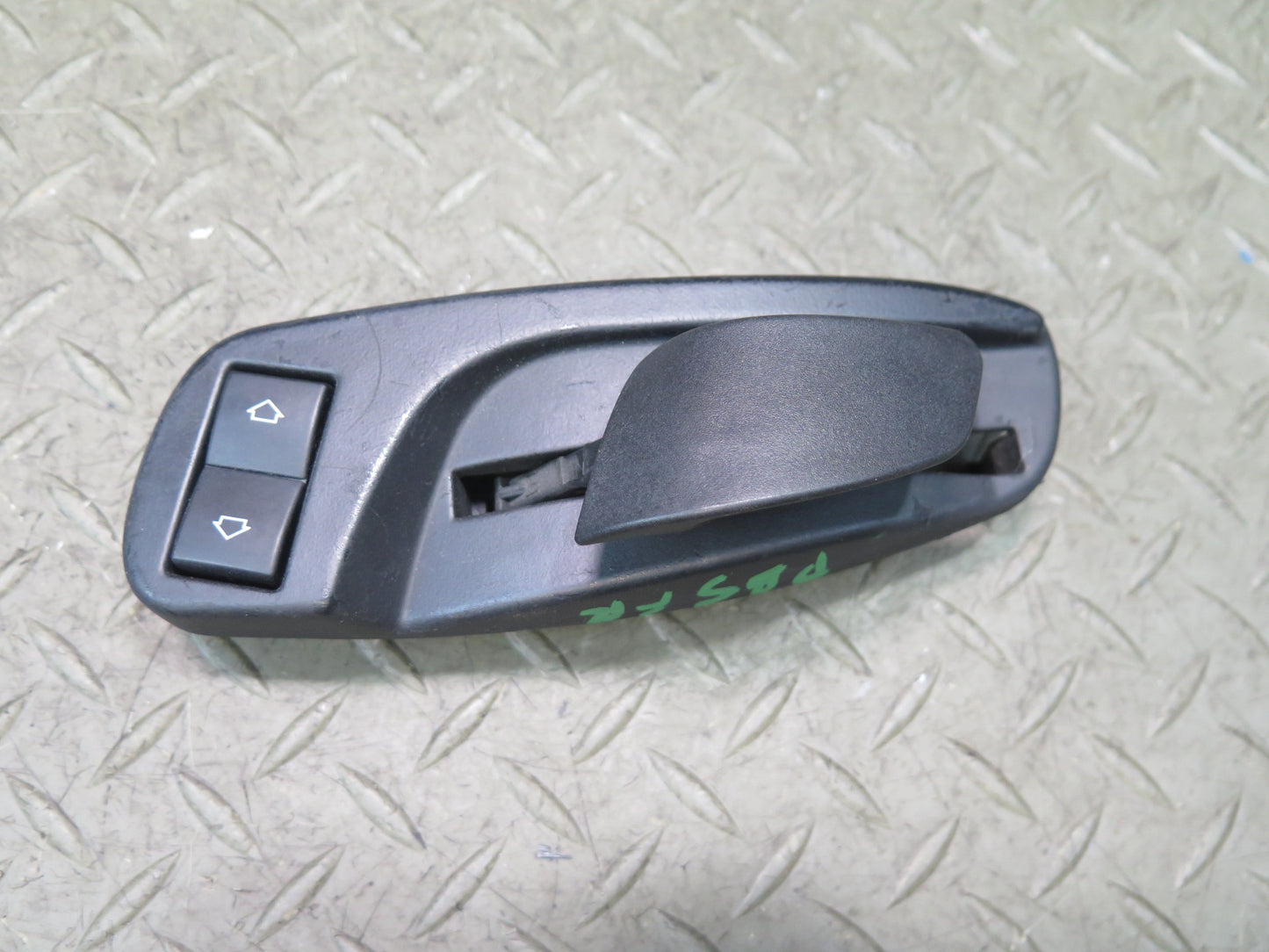 2006-2008 BMW E64 M6 Convertible Front Right Seat Adjust Backrest Switch Set