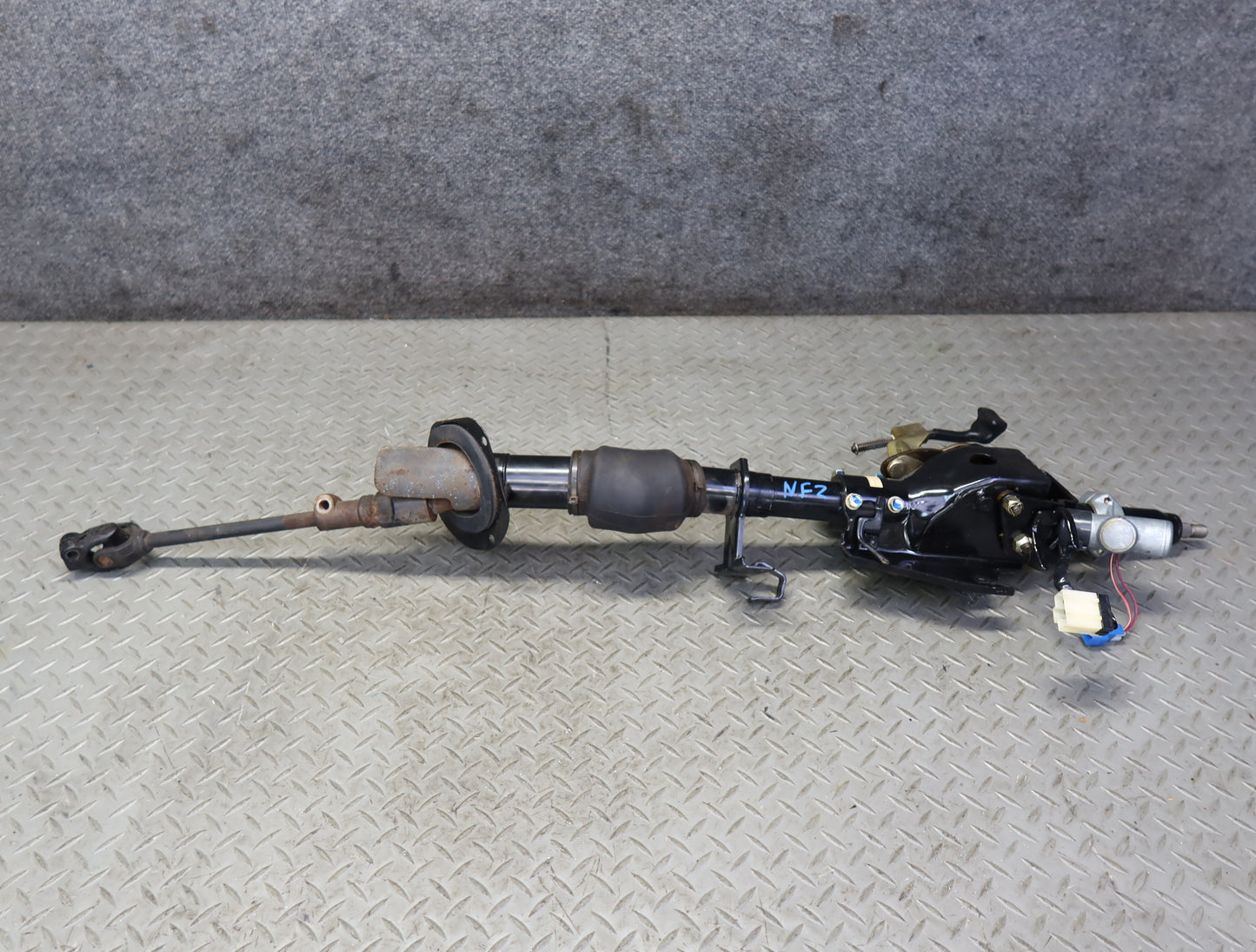 84-86 Nissan Z31 300ZX NON Turbo Steering Column w U Joint Shaft Assembly OEM