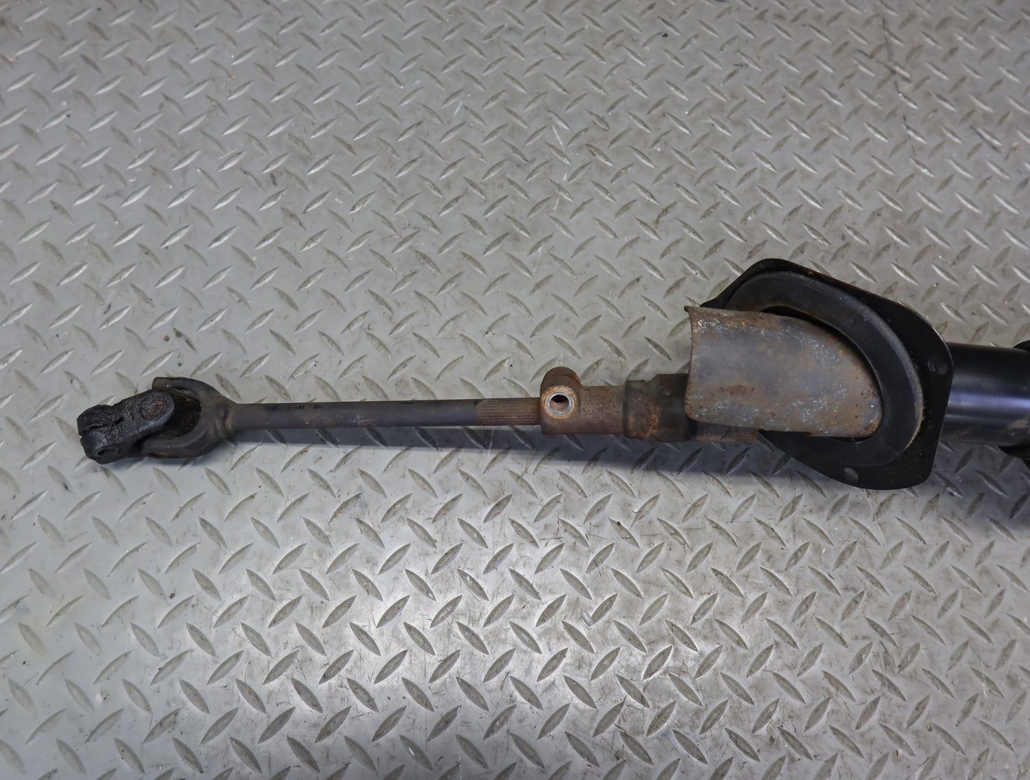 84-86 Nissan Z31 300ZX NON Turbo Steering Column w U Joint Shaft Assembly OEM