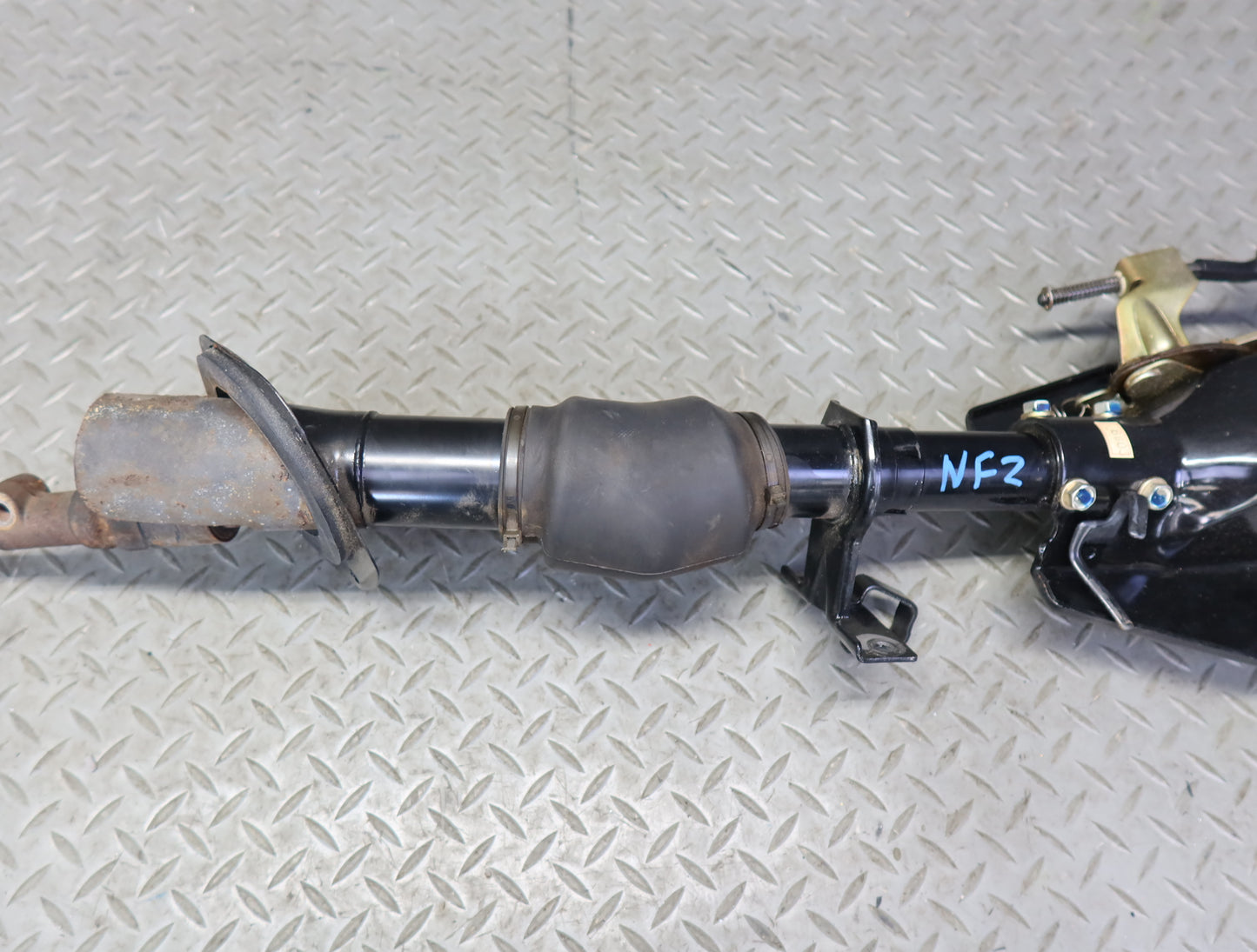 84-86 Nissan Z31 300ZX NON Turbo Steering Column w U Joint Shaft Assembly OEM