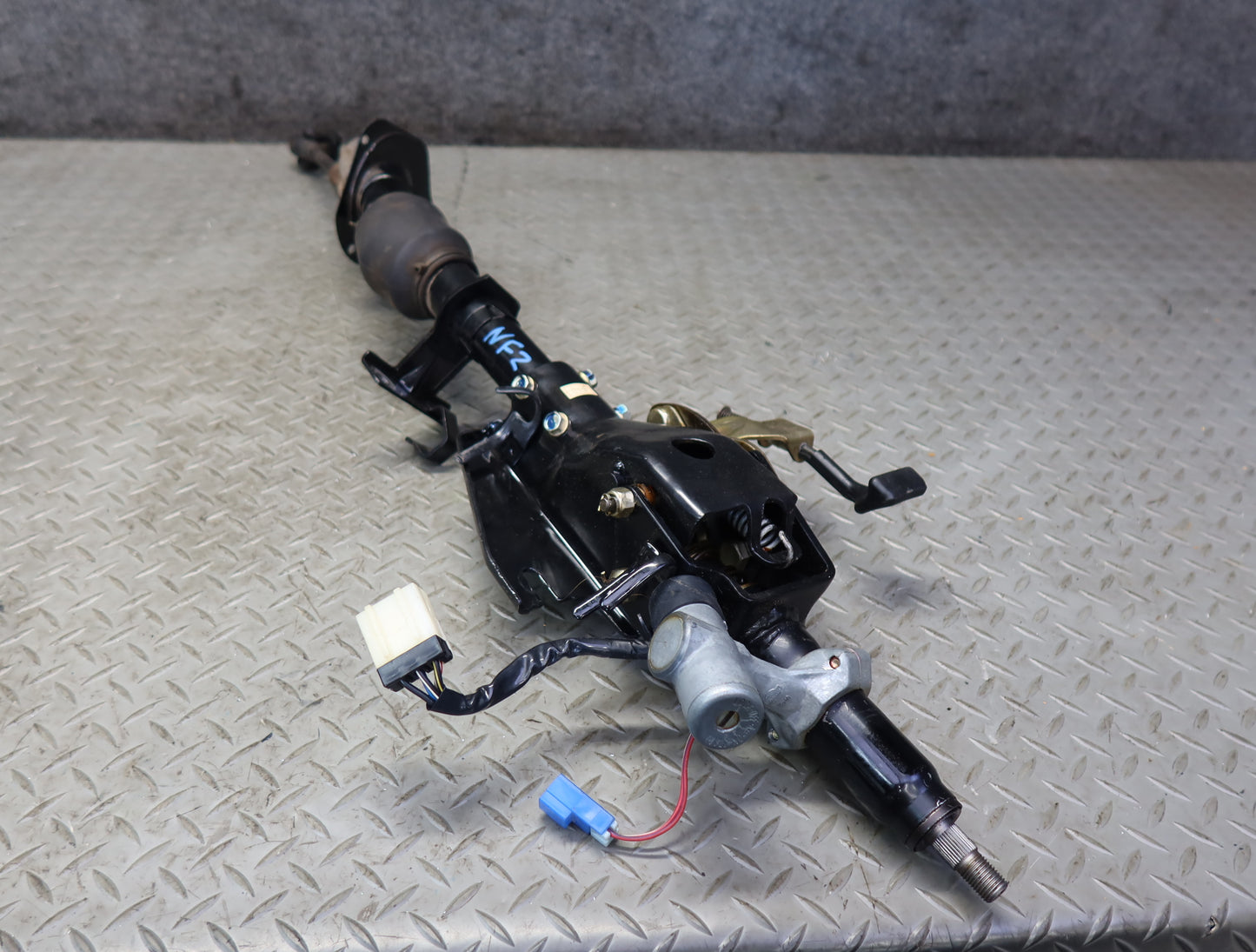 84-86 Nissan Z31 300ZX NON Turbo Steering Column w U Joint Shaft Assembly OEM
