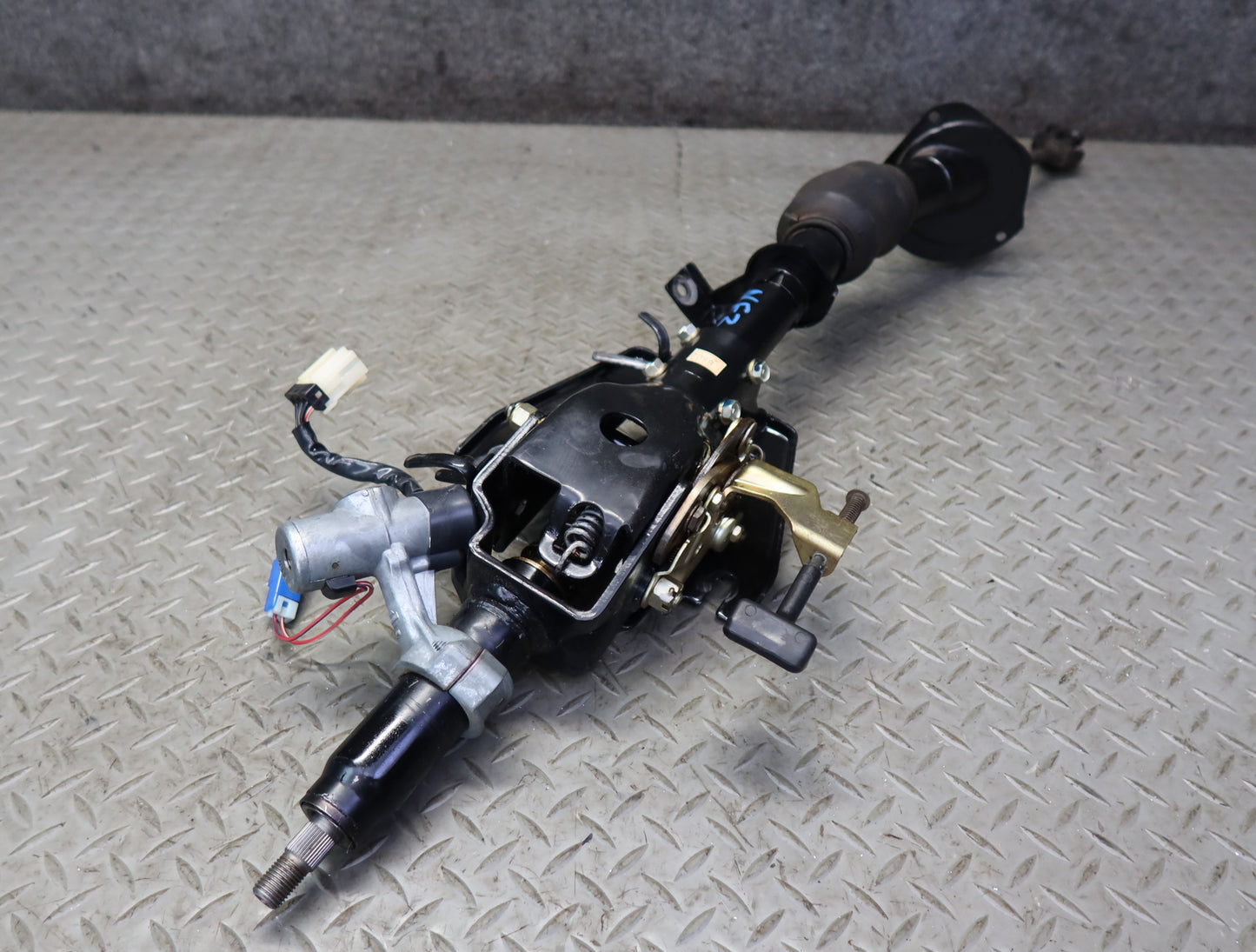 84-86 Nissan Z31 300ZX NON Turbo Steering Column w U Joint Shaft Assembly OEM