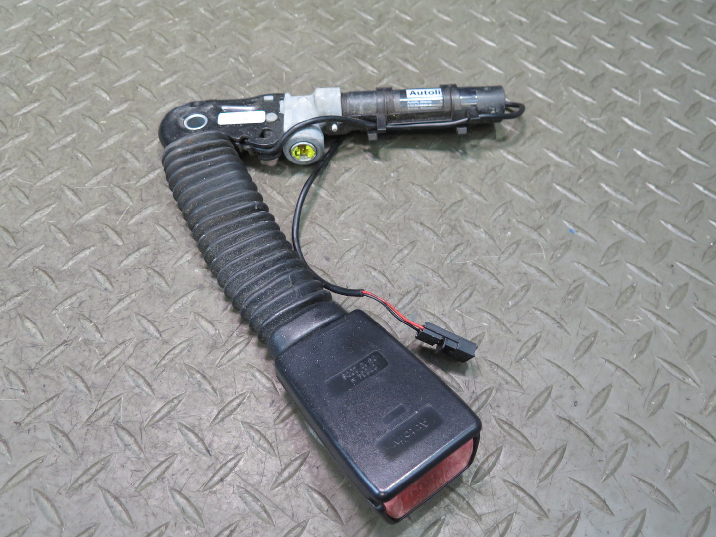 04-07 BMW E64 M6 FRONT LEFT DRIVER SIDE SEATBELT BUCKLE 6982525 OEM