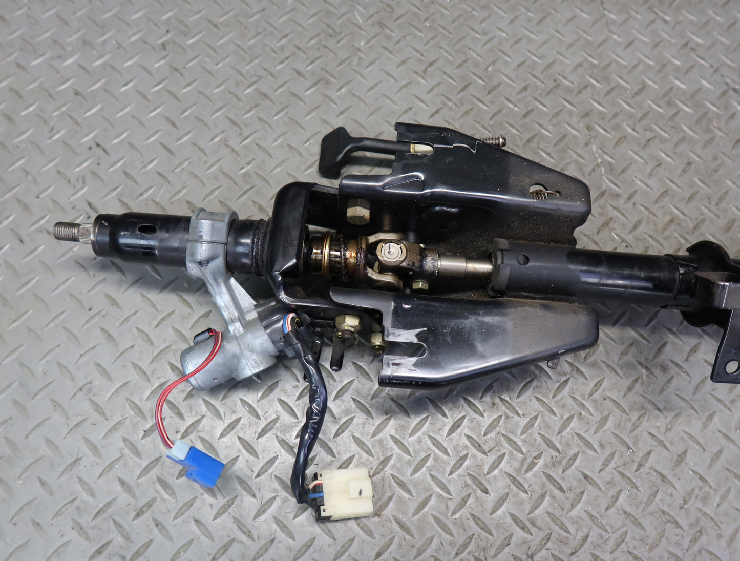 84-86 Nissan Z31 300ZX NON Turbo Steering Column w U Joint Shaft Assembly OEM