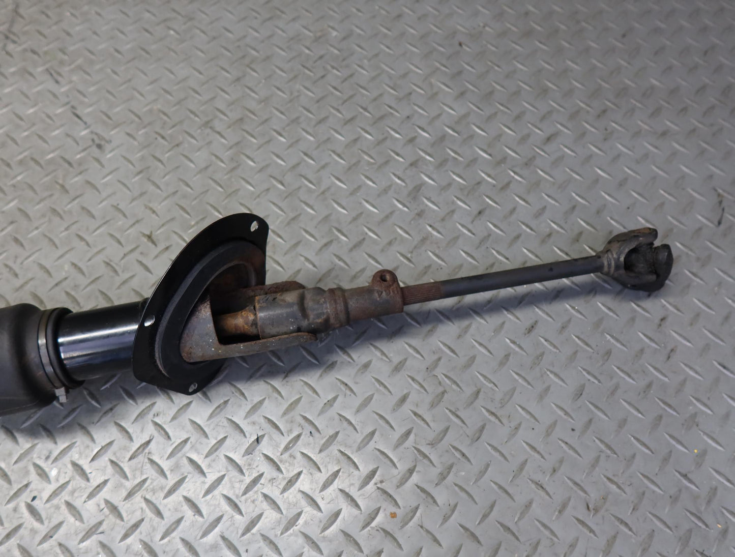 84-86 Nissan Z31 300ZX NON Turbo Steering Column w U Joint Shaft Assembly OEM