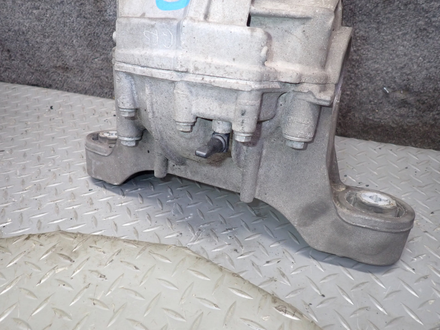 11-15 Audi 4L Q7 3.0L AWD MEY Rear Differential Carrier OEM