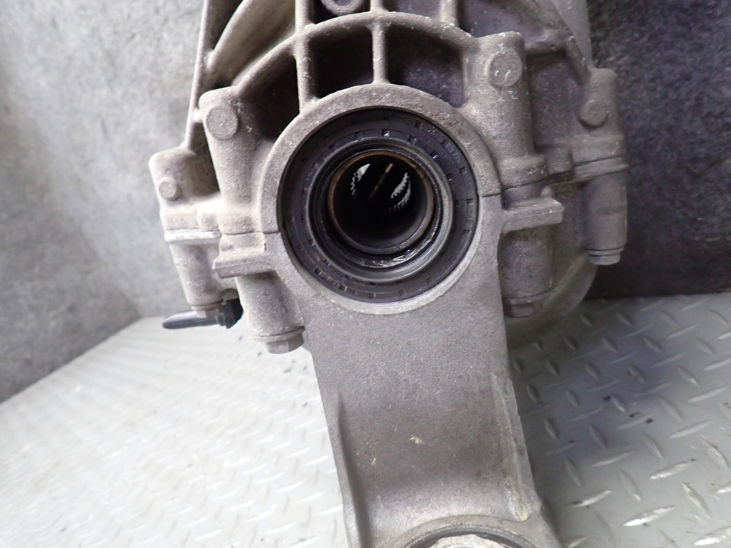 11-15 Audi 4L Q7 3.0L AWD MEY Rear Differential Carrier OEM