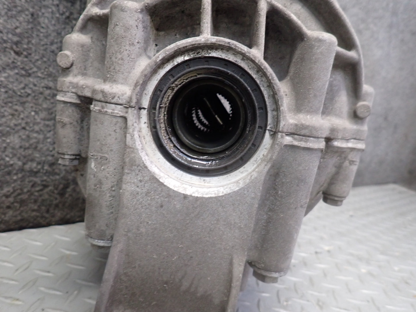 11-15 Audi 4L Q7 3.0L AWD MEY Rear Differential Carrier OEM