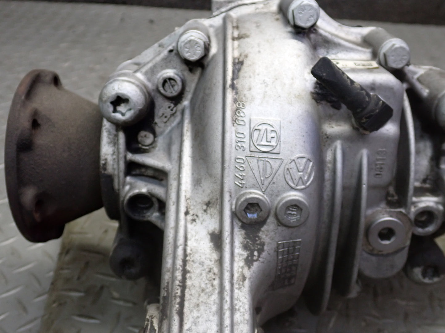 14-15 Audi 4L Q7 3.0L AWD AGT Front Differential Carrier OEM