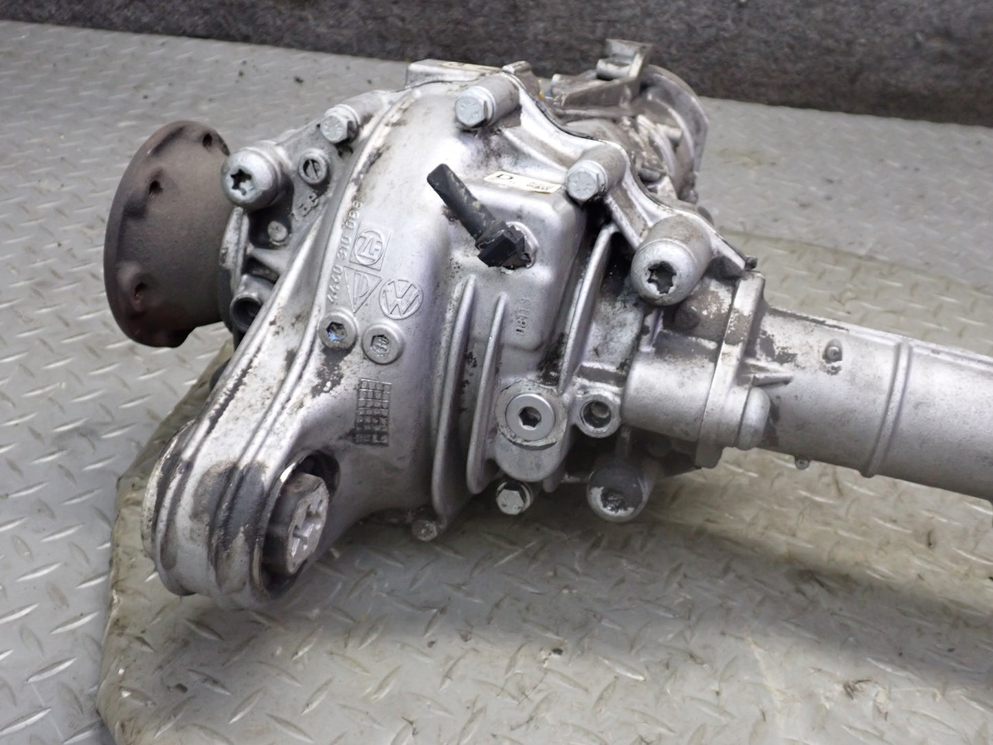 14-15 Audi 4L Q7 3.0L AWD AGT Front Differential Carrier OEM