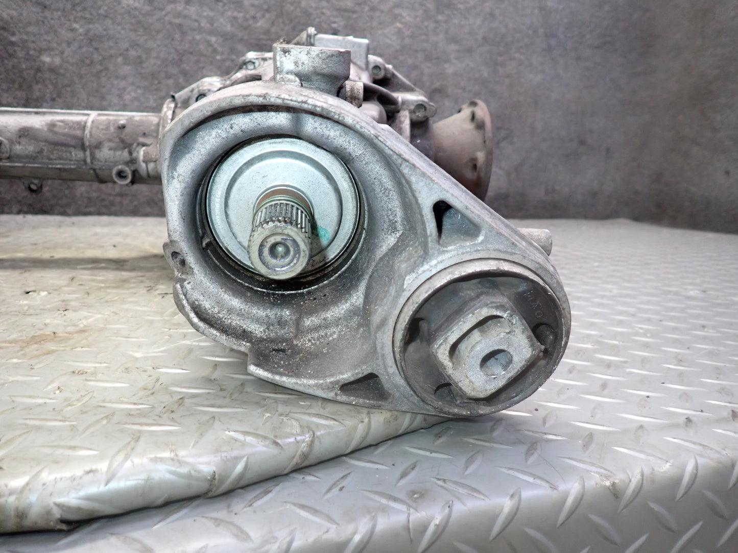 14-15 Audi 4L Q7 3.0L AWD AGT Front Differential Carrier OEM