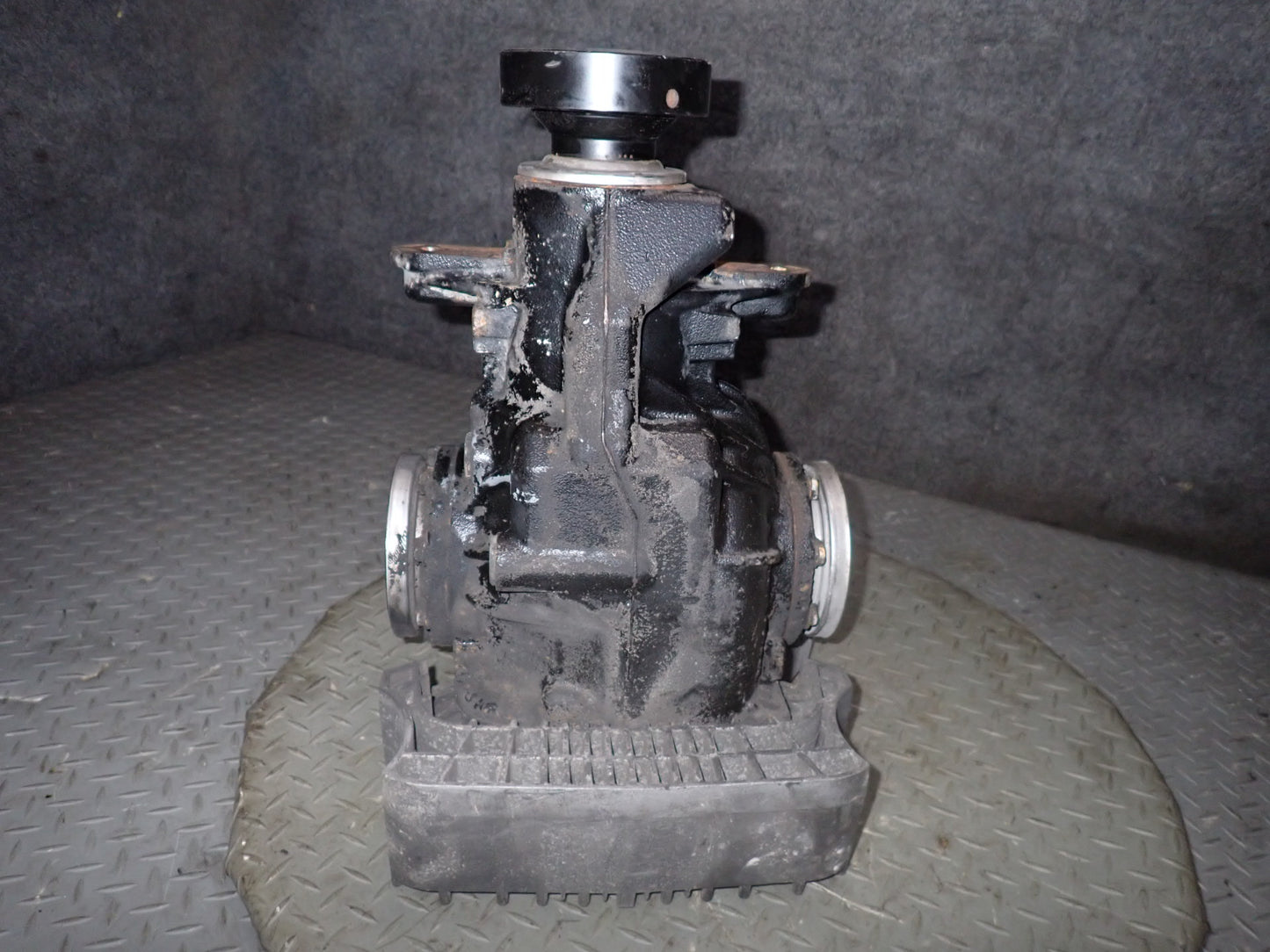 06-10 BMW E63 E64 M6 Rear Axle LSD Differential Carrier 3.62 Ratio 113k Miles