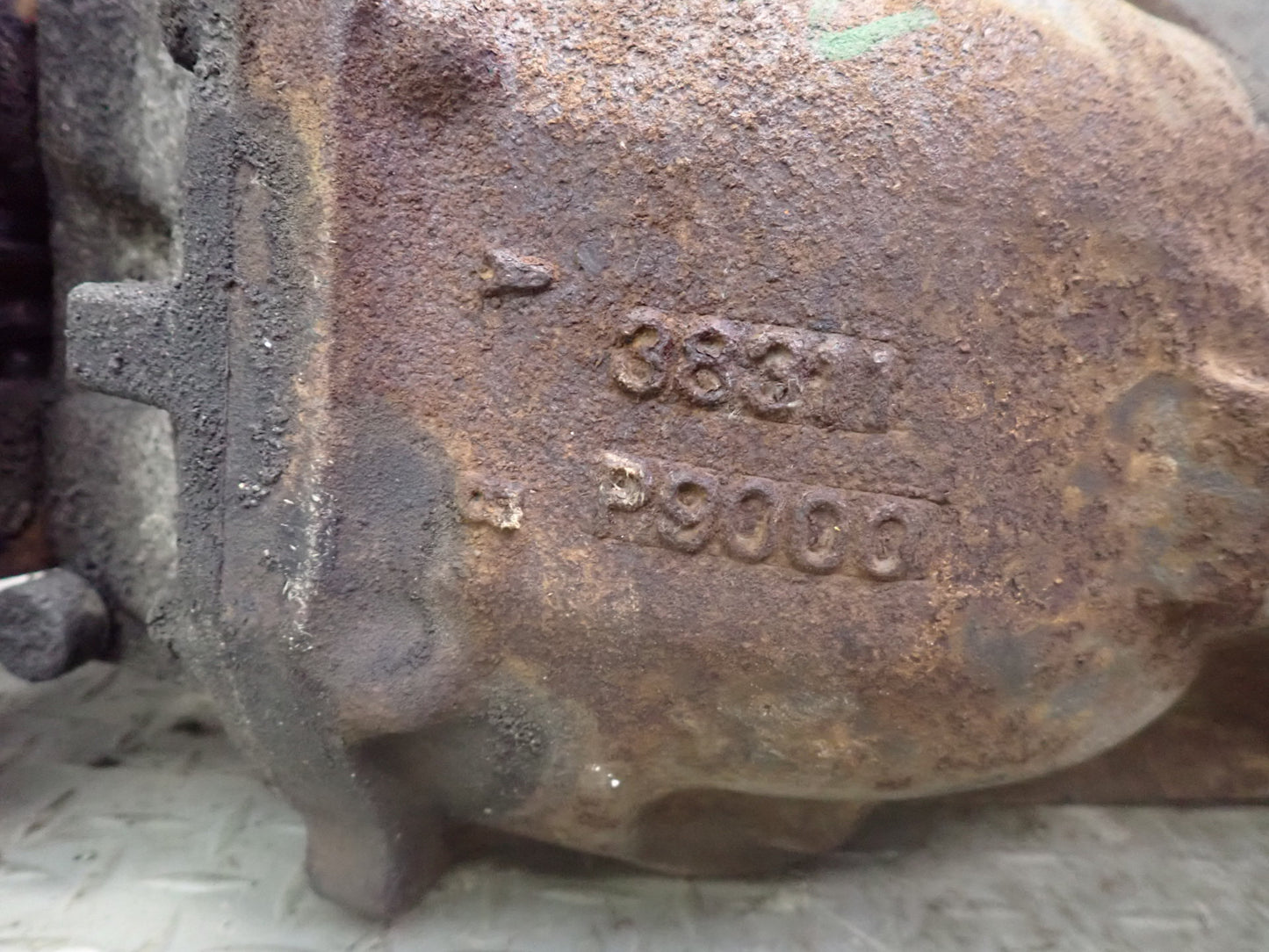 84-87 Nissan Z31 300ZX NA Rear Axle Differential Carrier 3.7 Ratio OEM