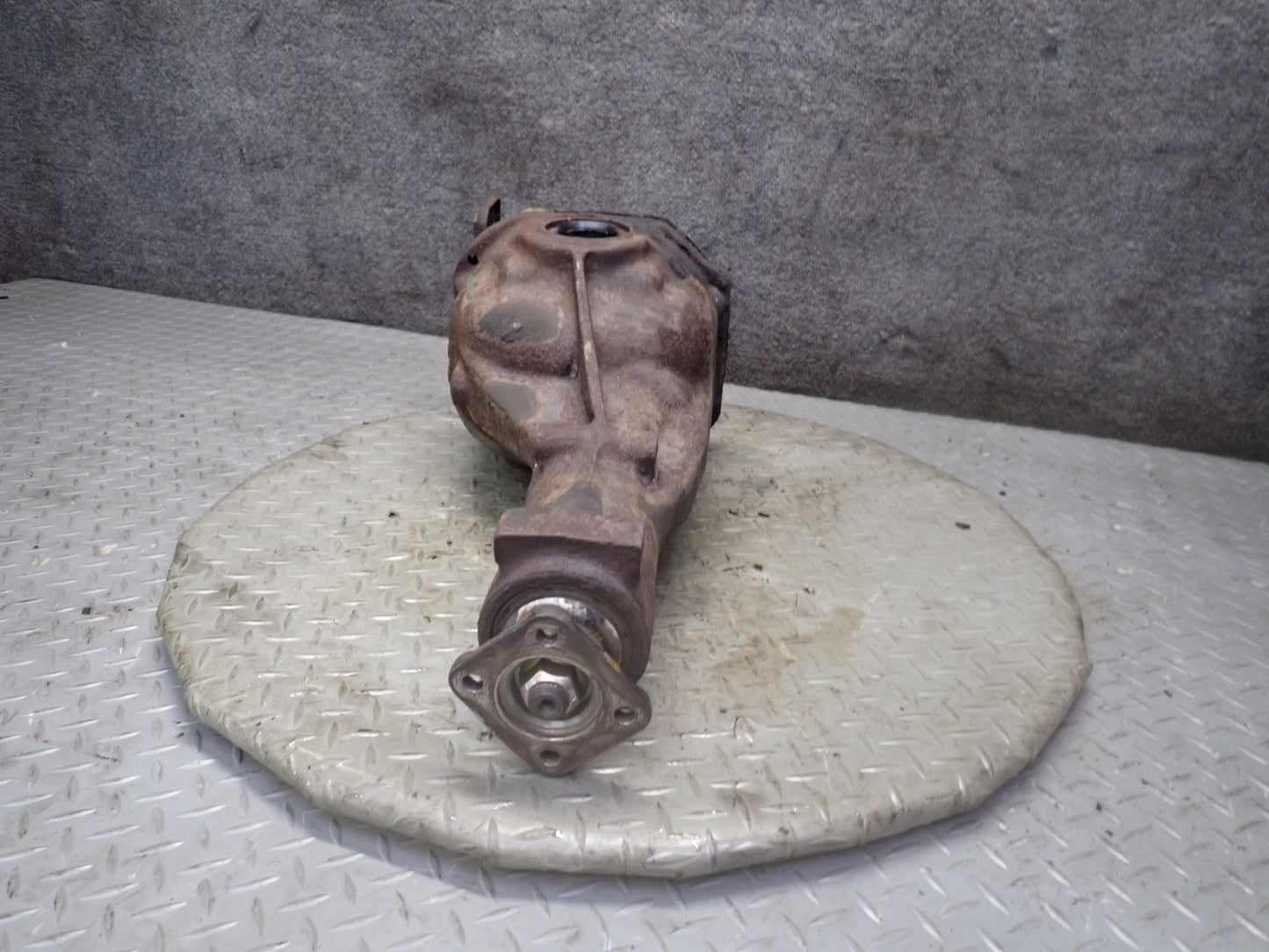 84-87 Nissan Z31 300ZX NA Rear Axle Differential Carrier 3.7 Ratio OEM