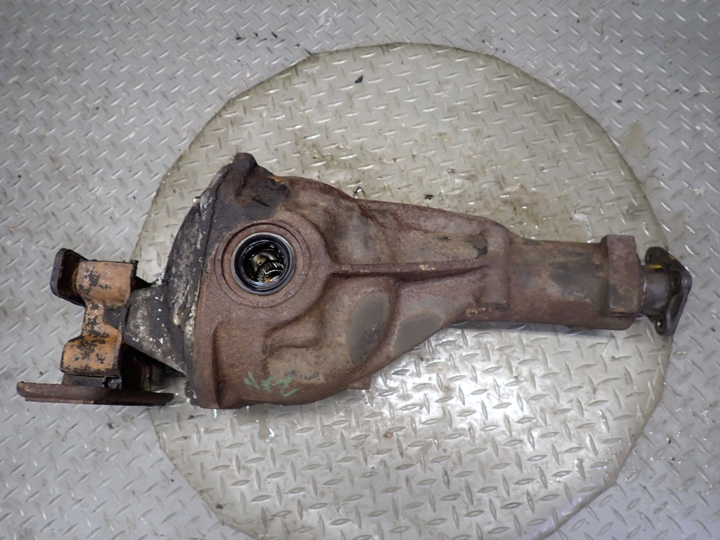 84-87 Nissan Z31 300ZX NA Rear Axle Differential Carrier 3.7 Ratio OEM