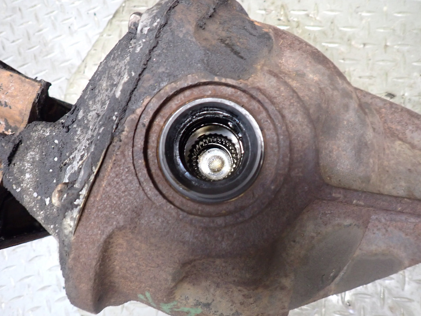 84-87 Nissan Z31 300ZX NA Rear Axle Differential Carrier 3.7 Ratio OEM