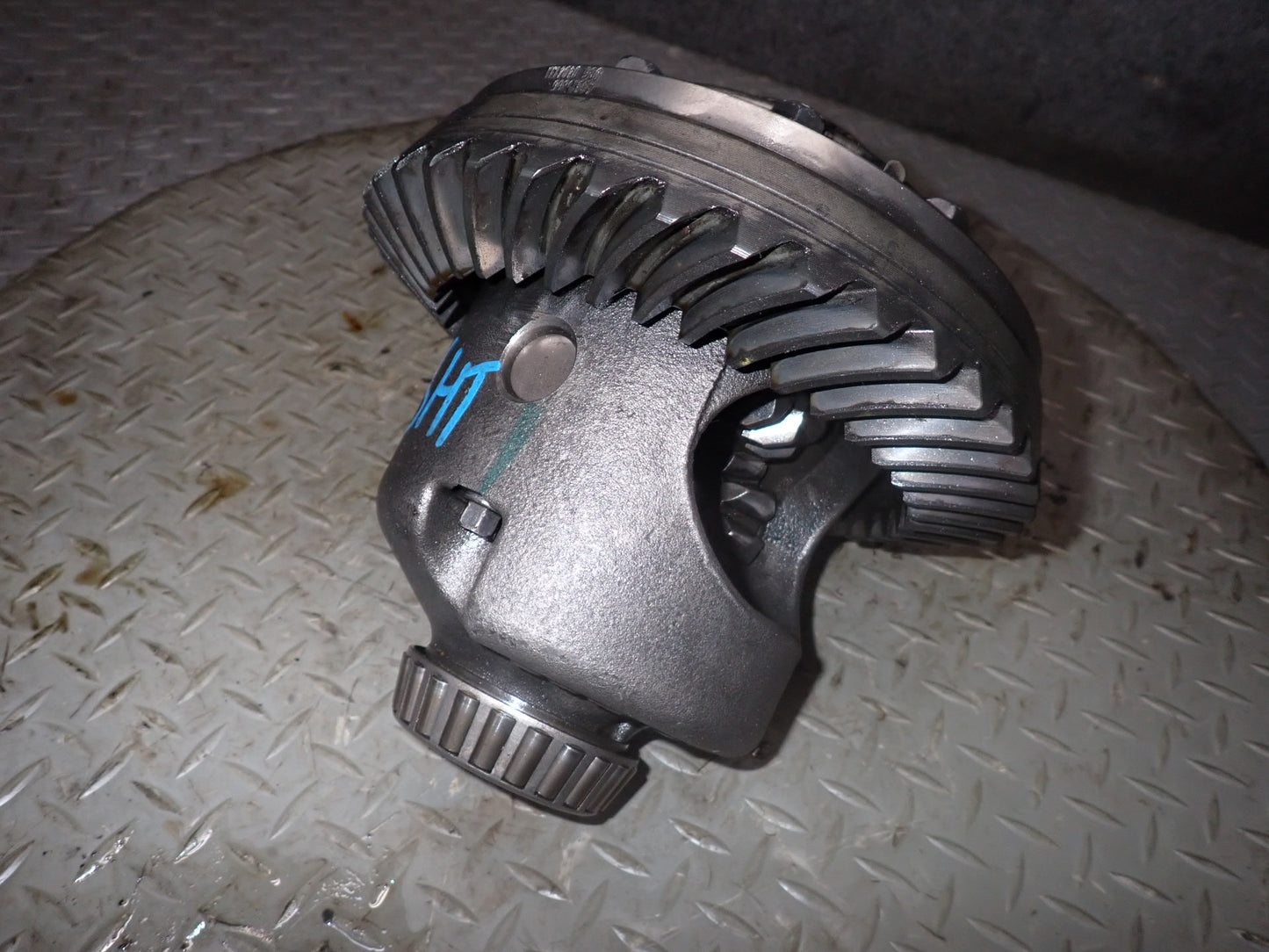 2003-2005 Hummer H2 Rear Differential 4.10 Ratio Ring & Pinion Gear Set