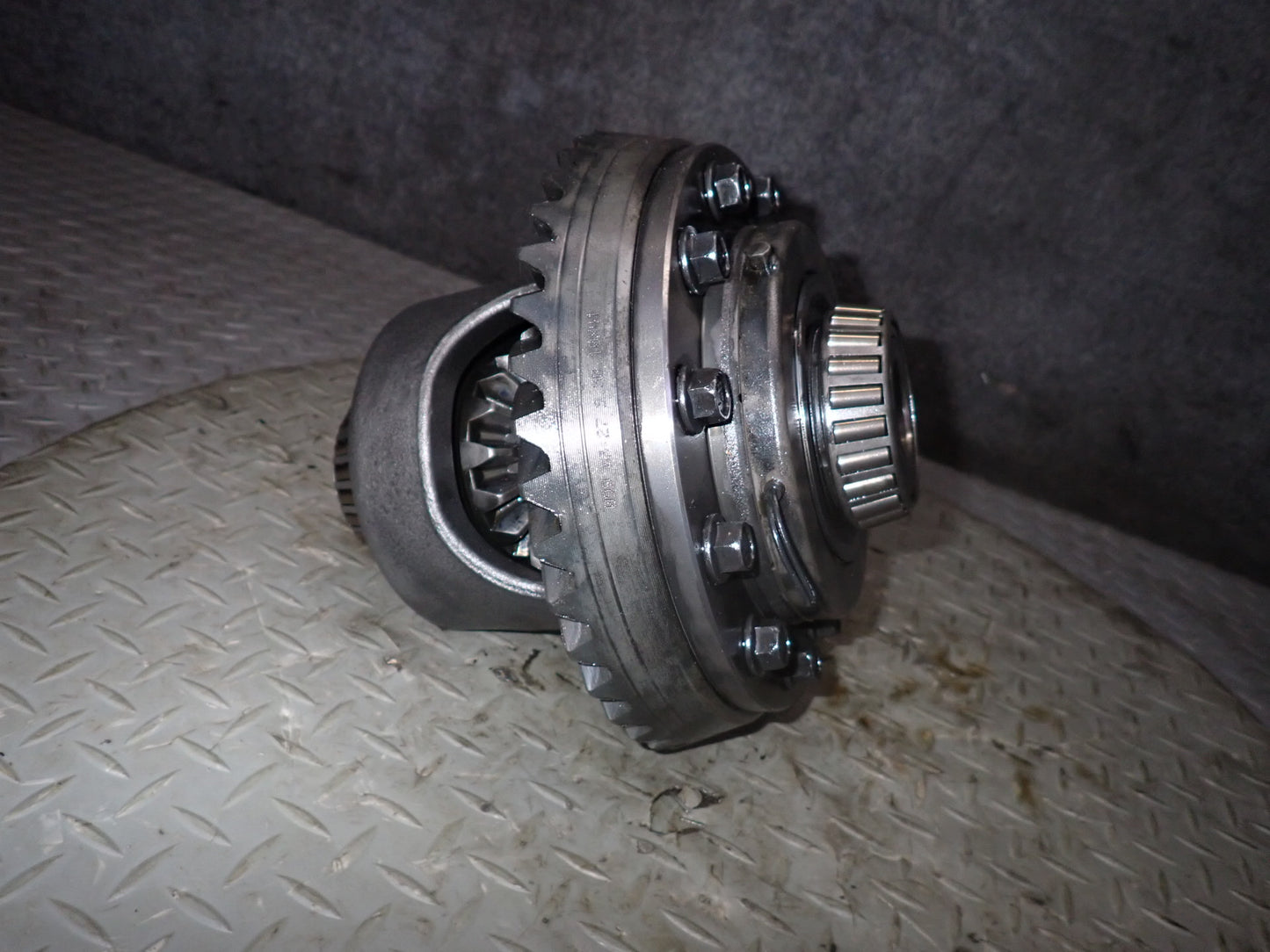 2003-2005 Hummer H2 Rear Differential 4.10 Ratio Ring & Pinion Gear Set