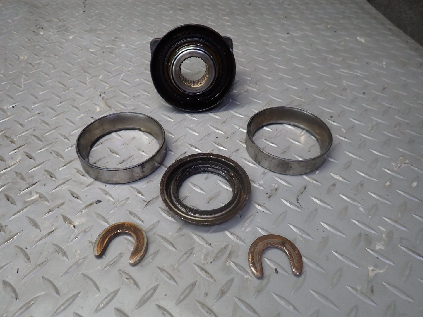 2003-2005 Hummer H2 Rear Differential 4.10 Ratio Ring & Pinion Gear Set